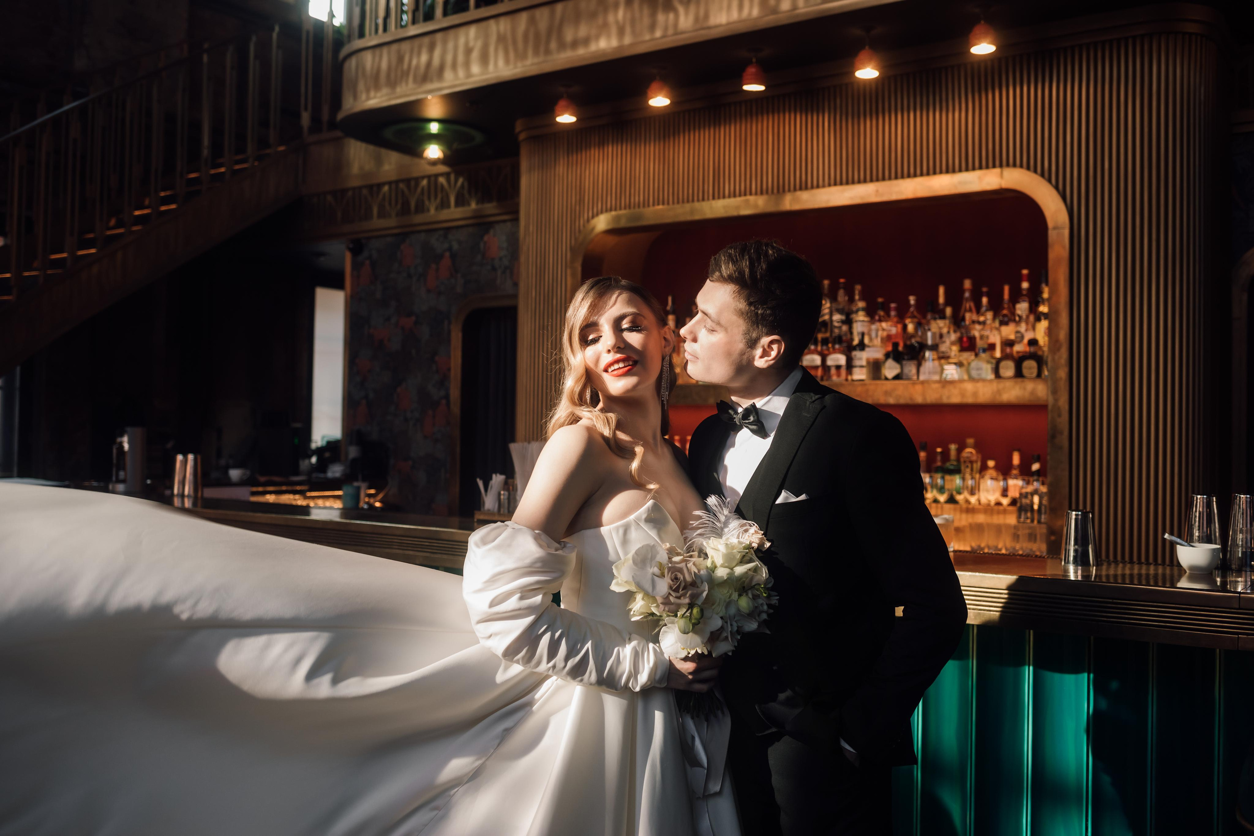 Настя и Ян. Бар Котельная. Свадебный и семейный фотограф в Москве Евгения Лисина