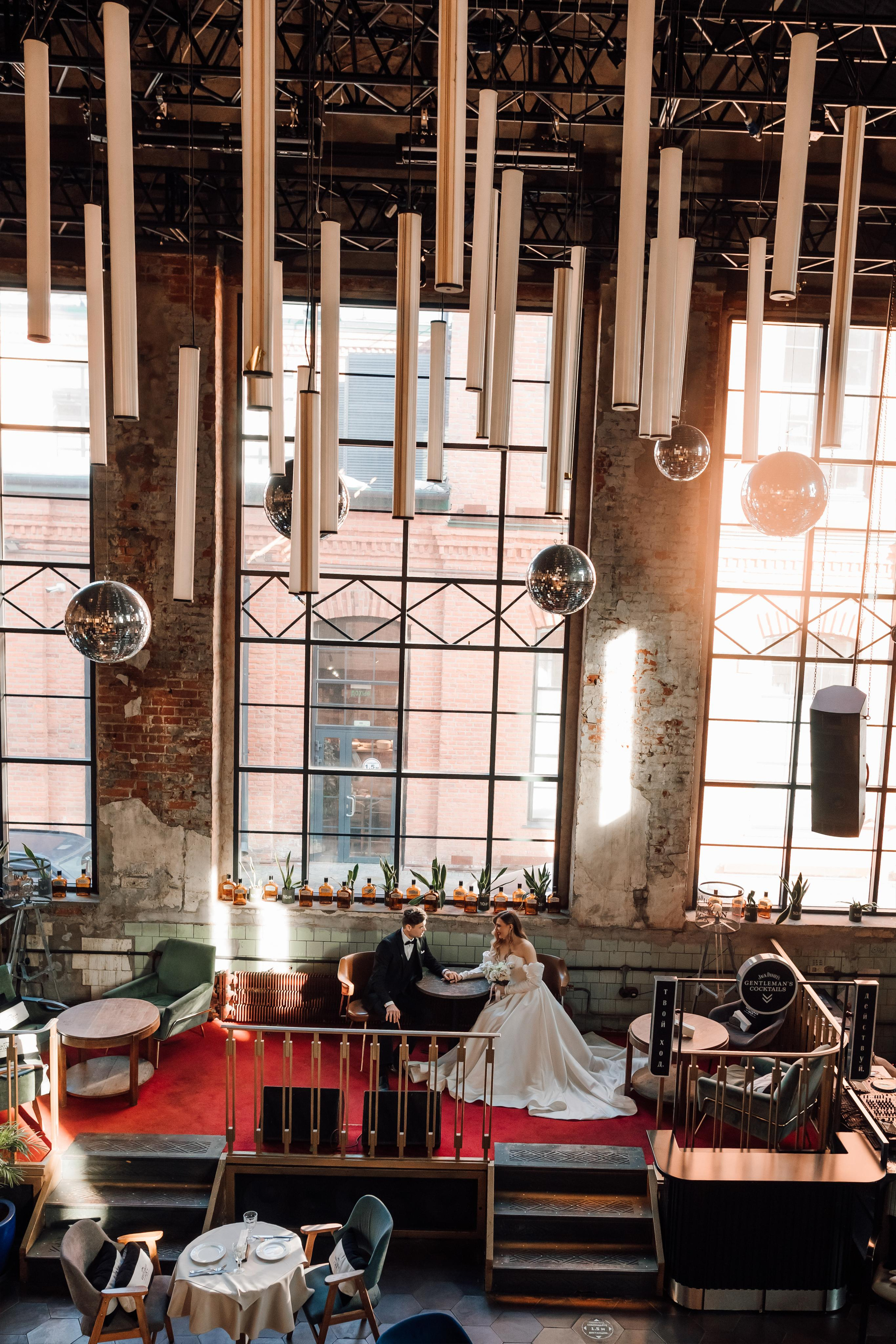 Настя и Ян. Бар Котельная. Свадебный и семейный фотограф в Москве Евгения Лисина