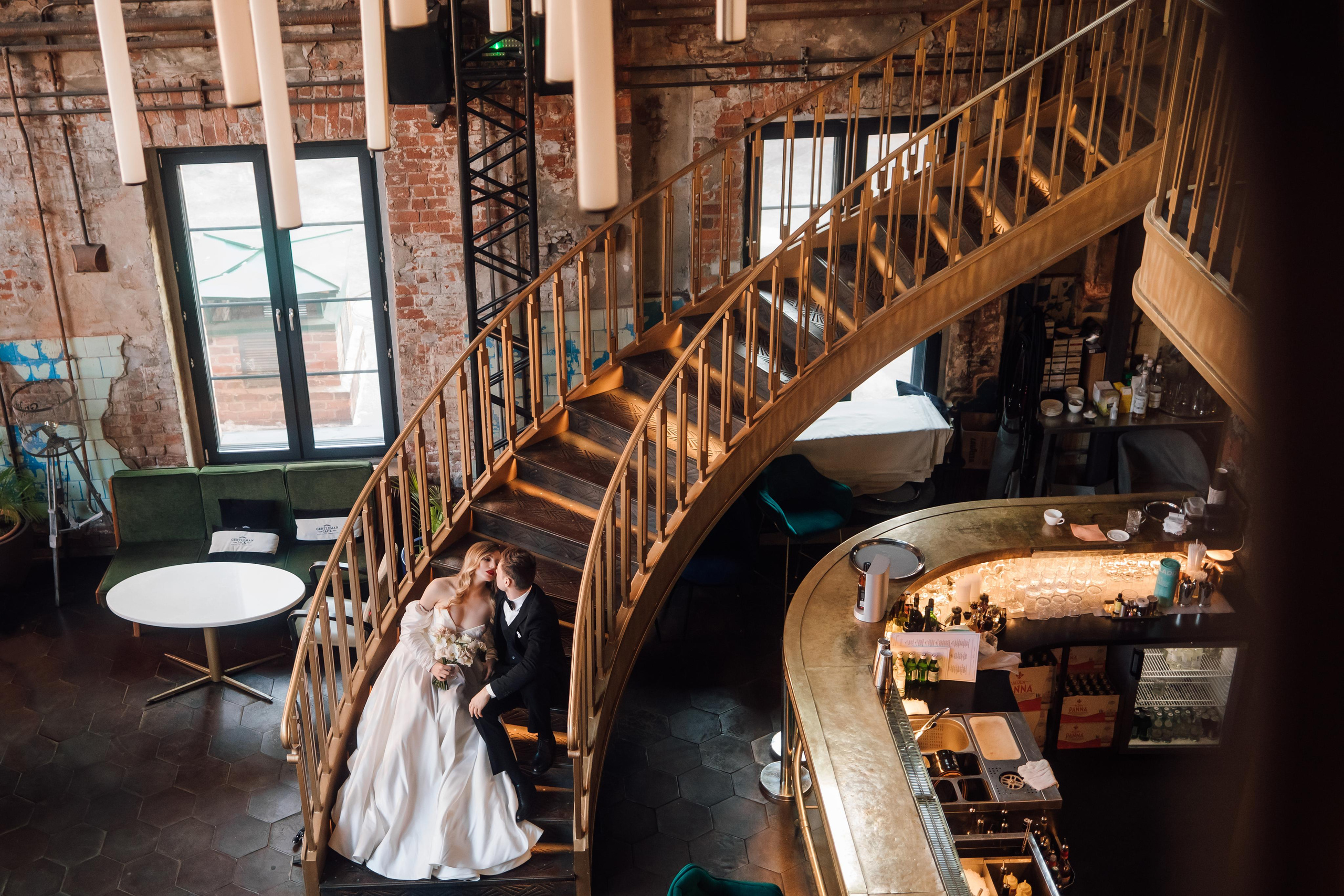 Настя и Ян. Бар Котельная. Свадебный и семейный фотограф в Москве Евгения Лисина