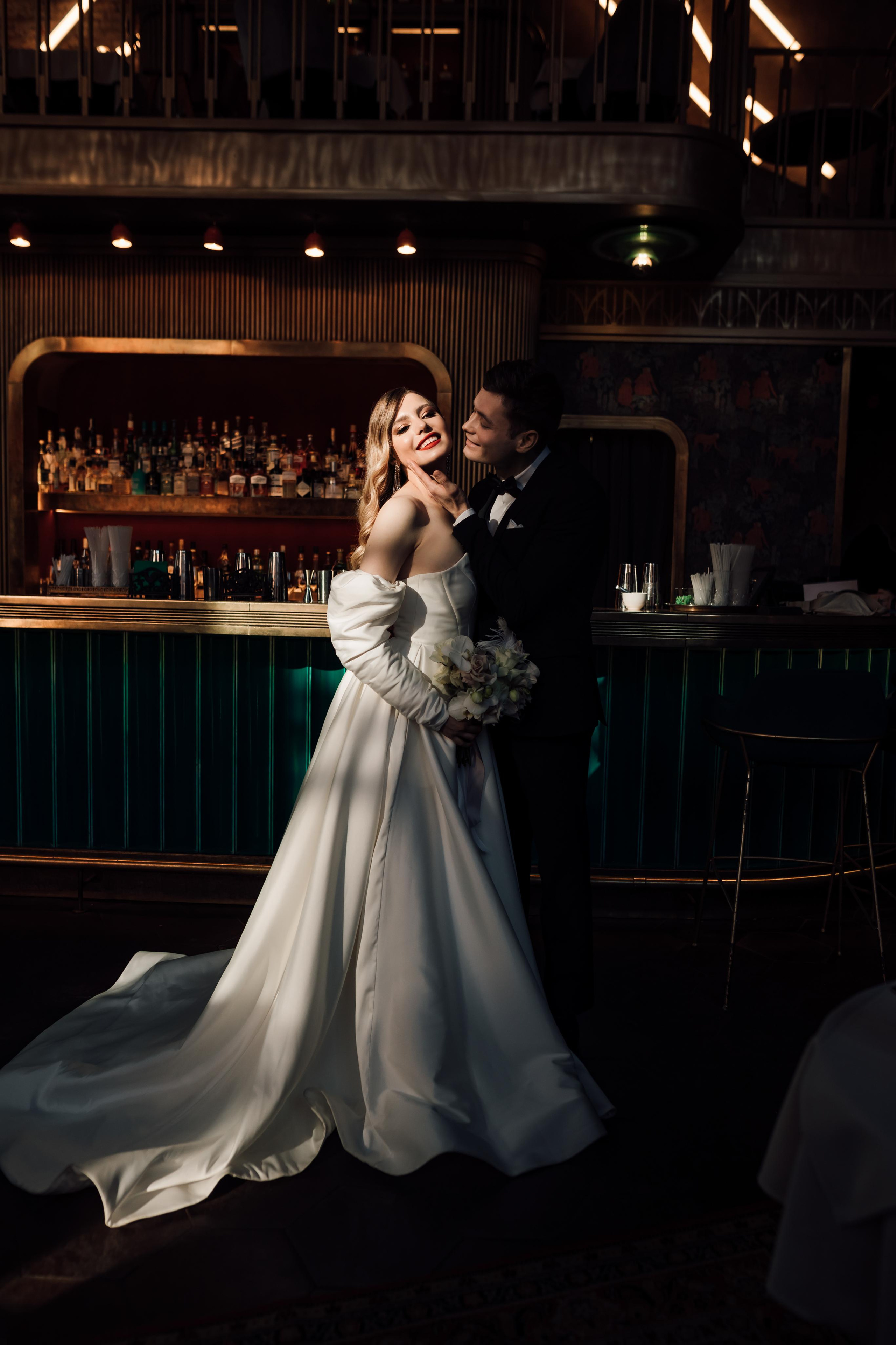 Настя и Ян. Бар Котельная. Свадебный и семейный фотограф в Москве Евгения Лисина