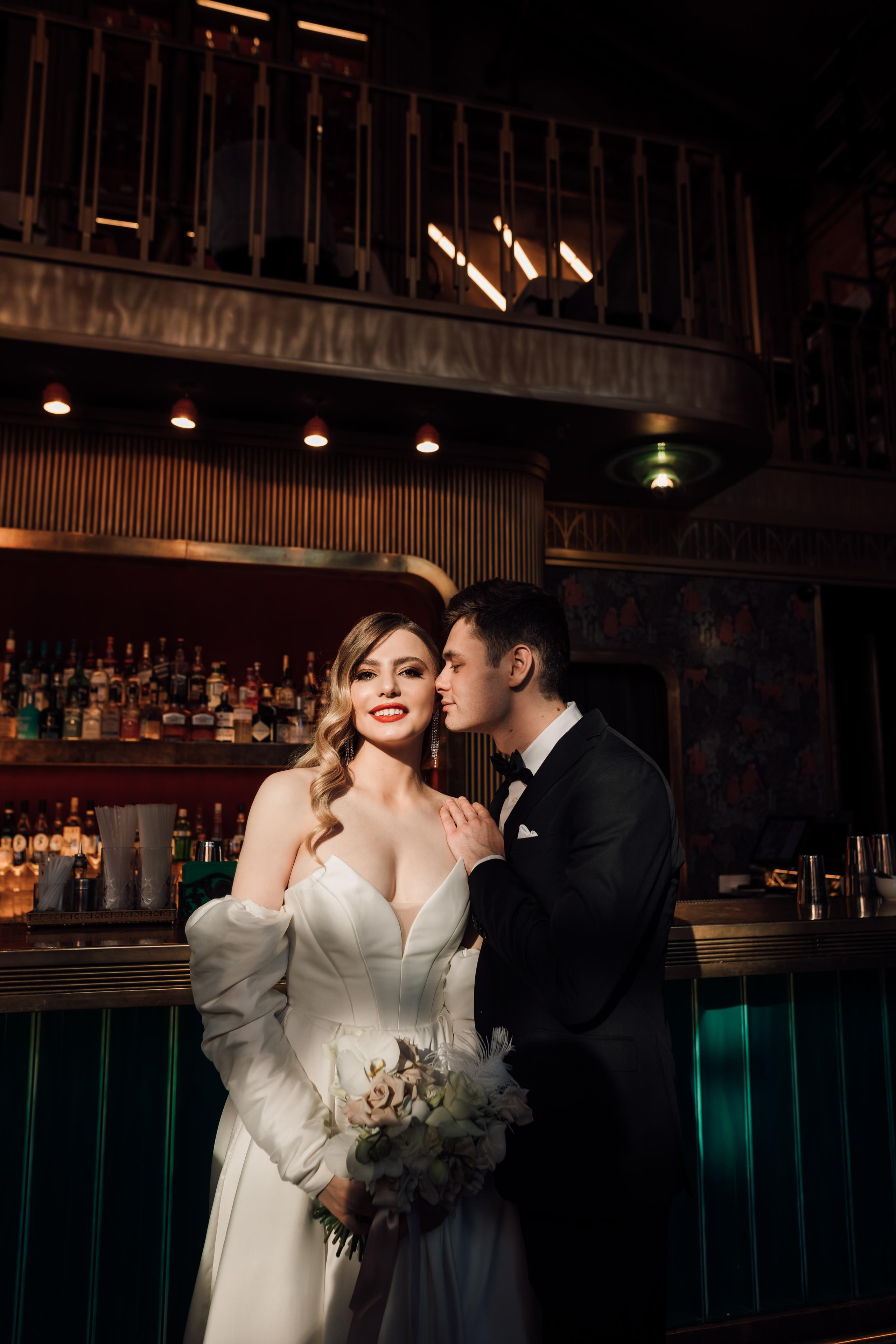 Настя и Ян. Бар Котельная. Свадебный и семейный фотограф в Москве Евгения Лисина