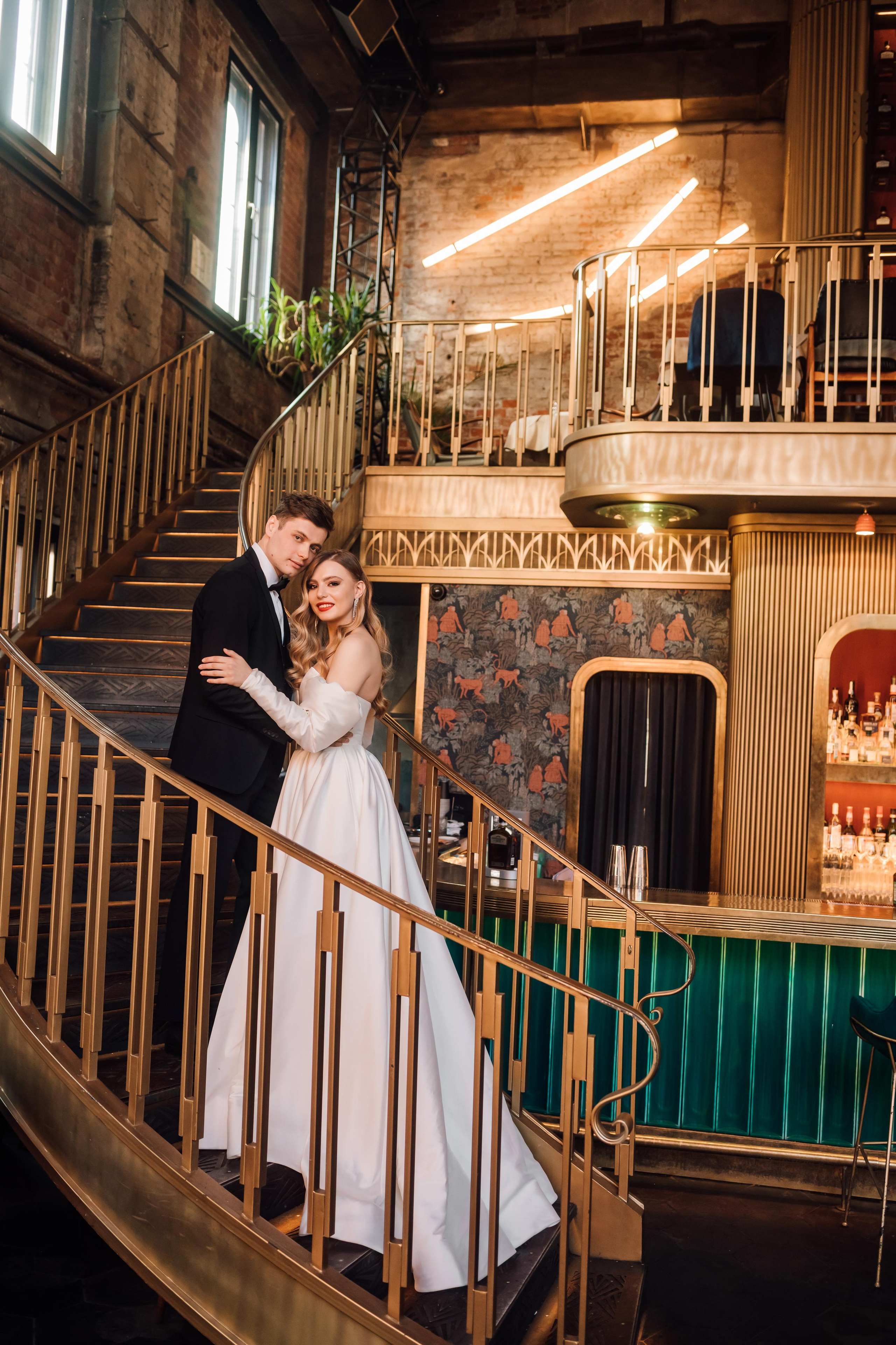 Настя и Ян. Бар Котельная. Свадебный и семейный фотограф в Москве Евгения Лисина