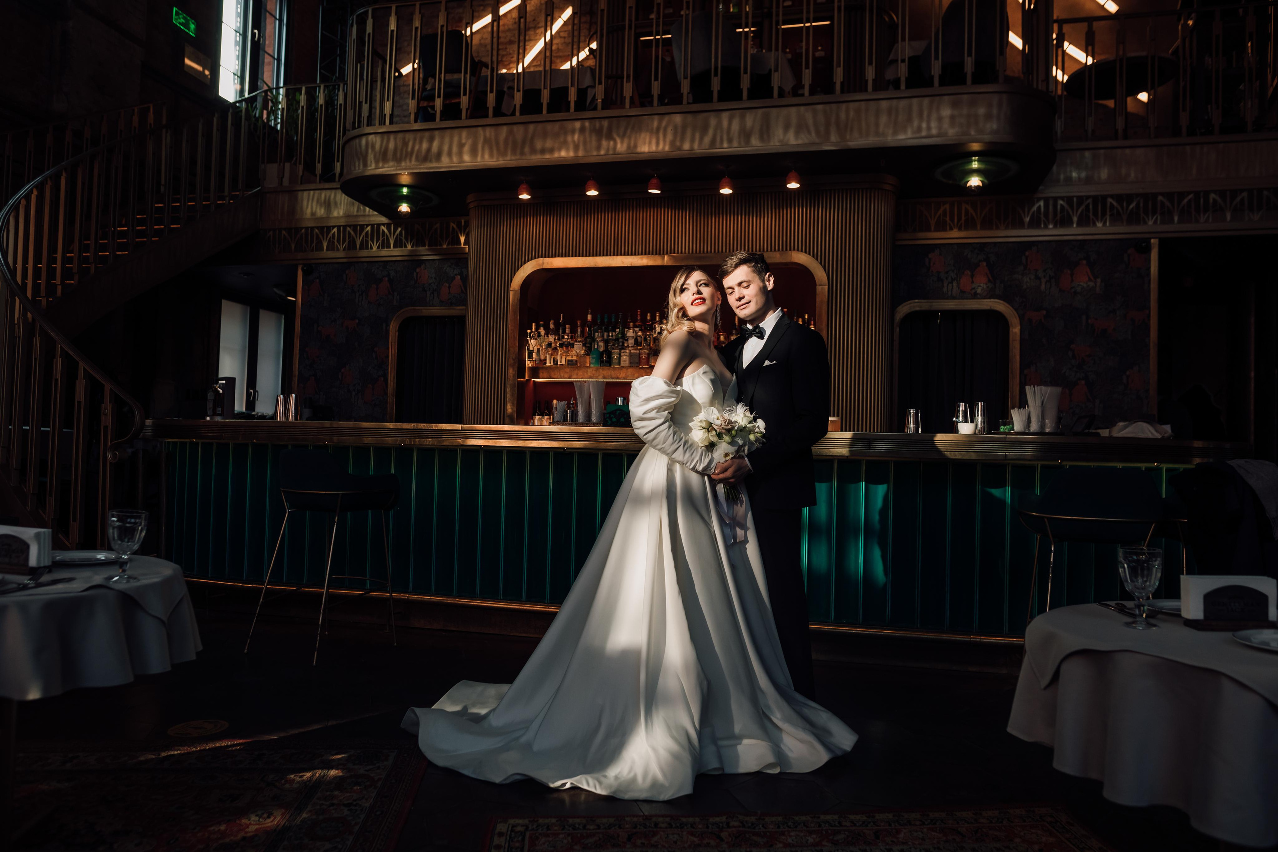 Настя и Ян. Бар Котельная. Свадебный и семейный фотограф в Москве Евгения Лисина