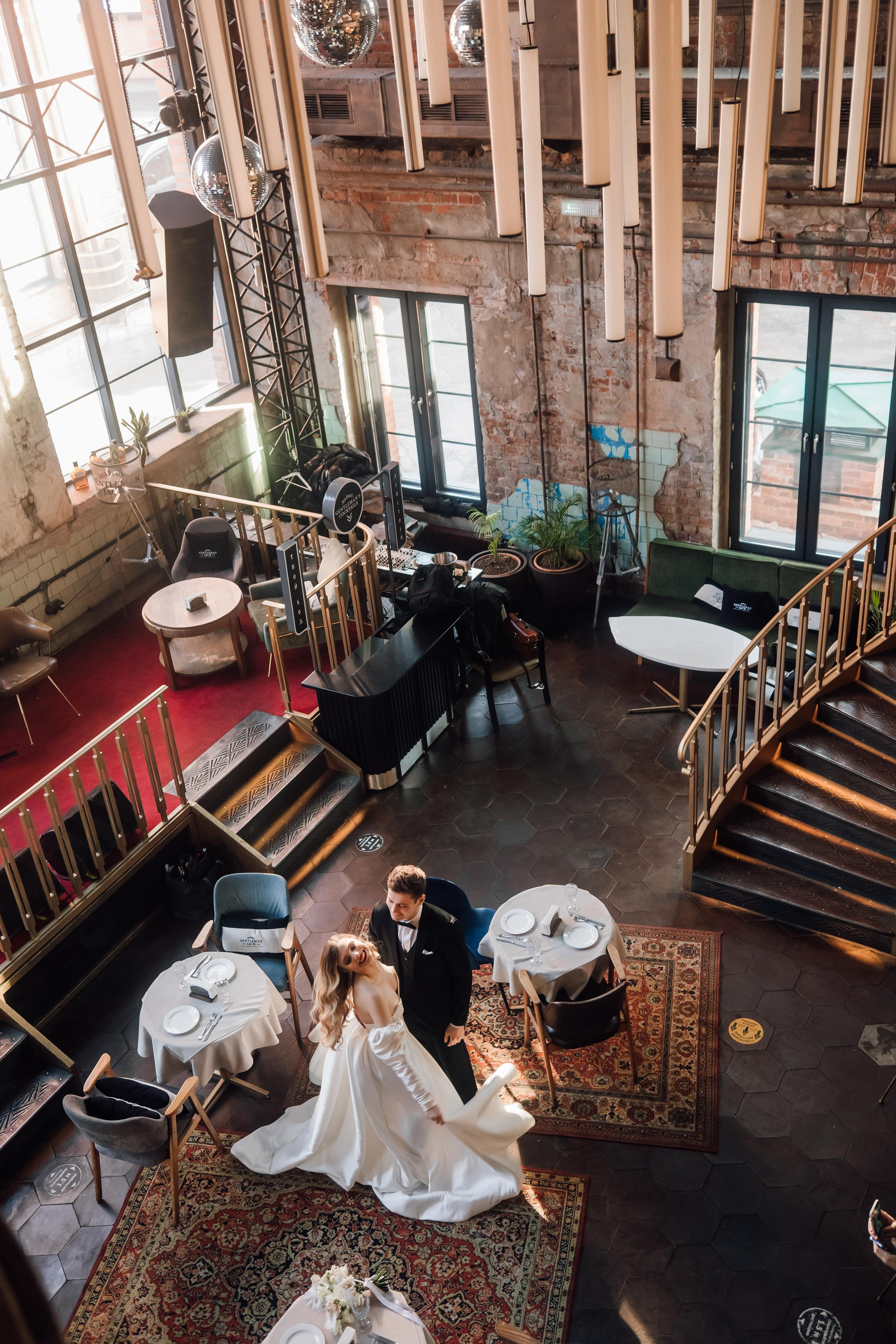 Настя и Ян. Бар Котельная. Свадебный и семейный фотограф в Москве Евгения Лисина