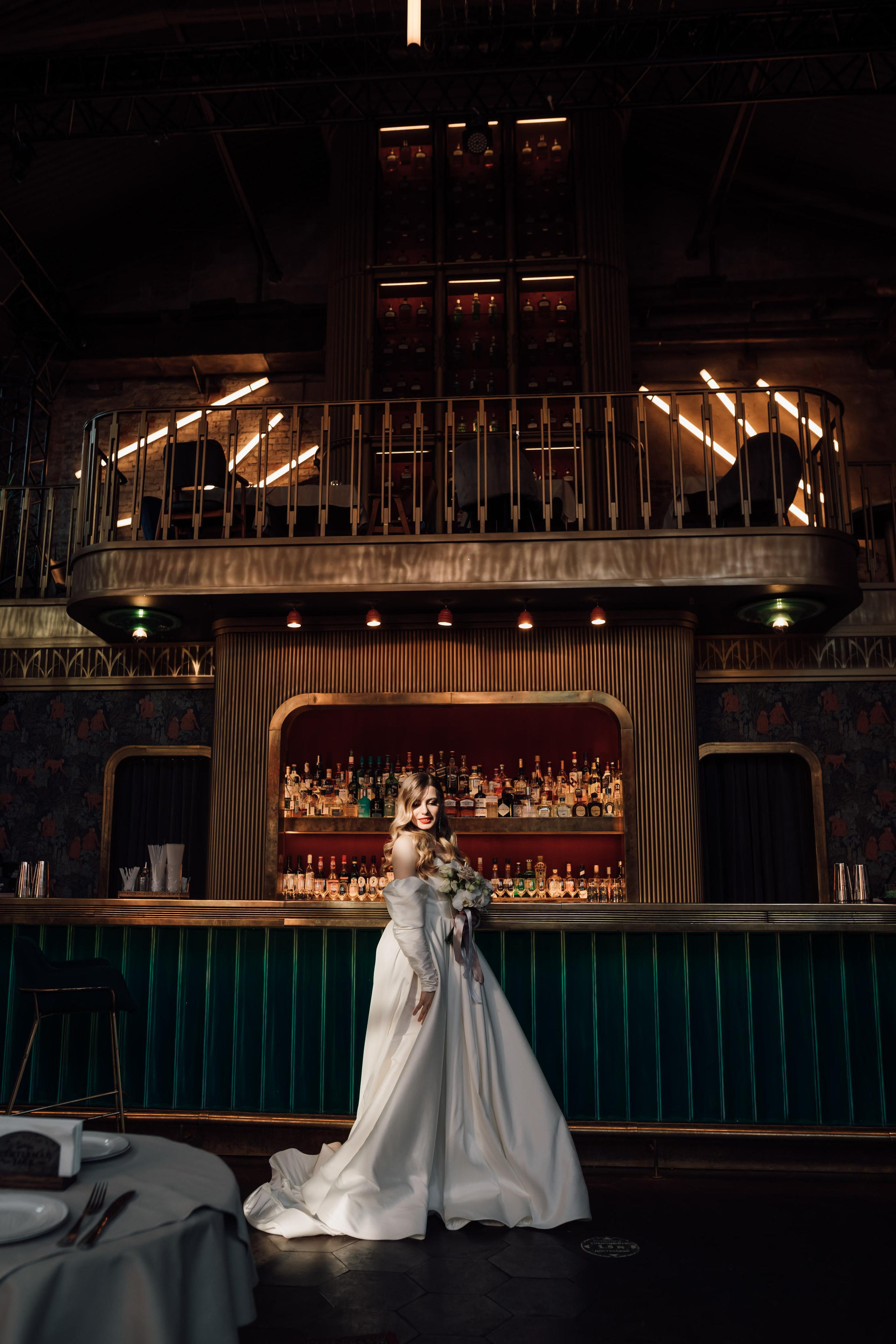 Настя и Ян. Бар Котельная. Свадебный и семейный фотограф в Москве Евгения Лисина