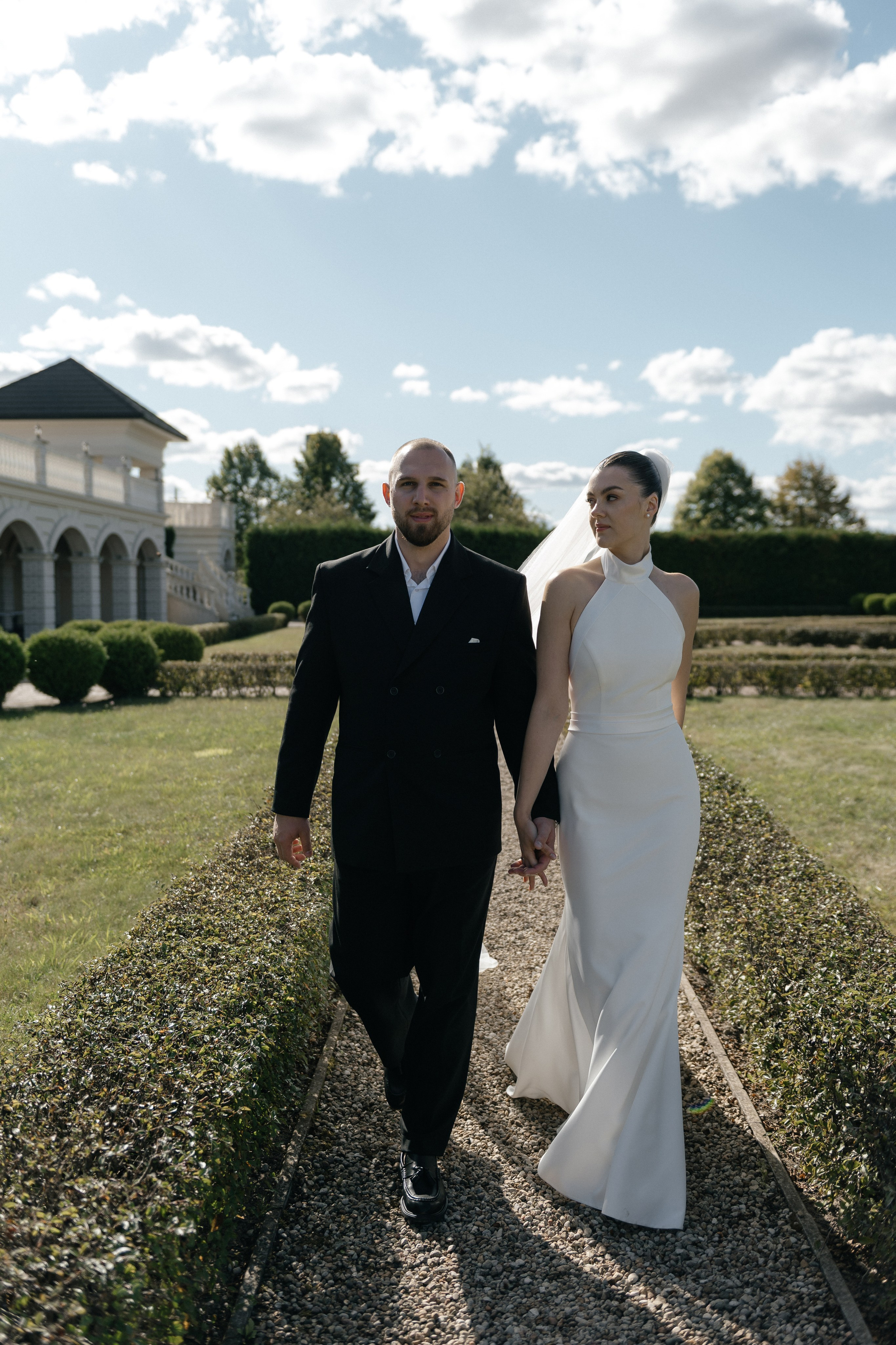 Wedding day in VERSAL PARK. Wedding PHOTOGRAPHER Andrew Vnukov