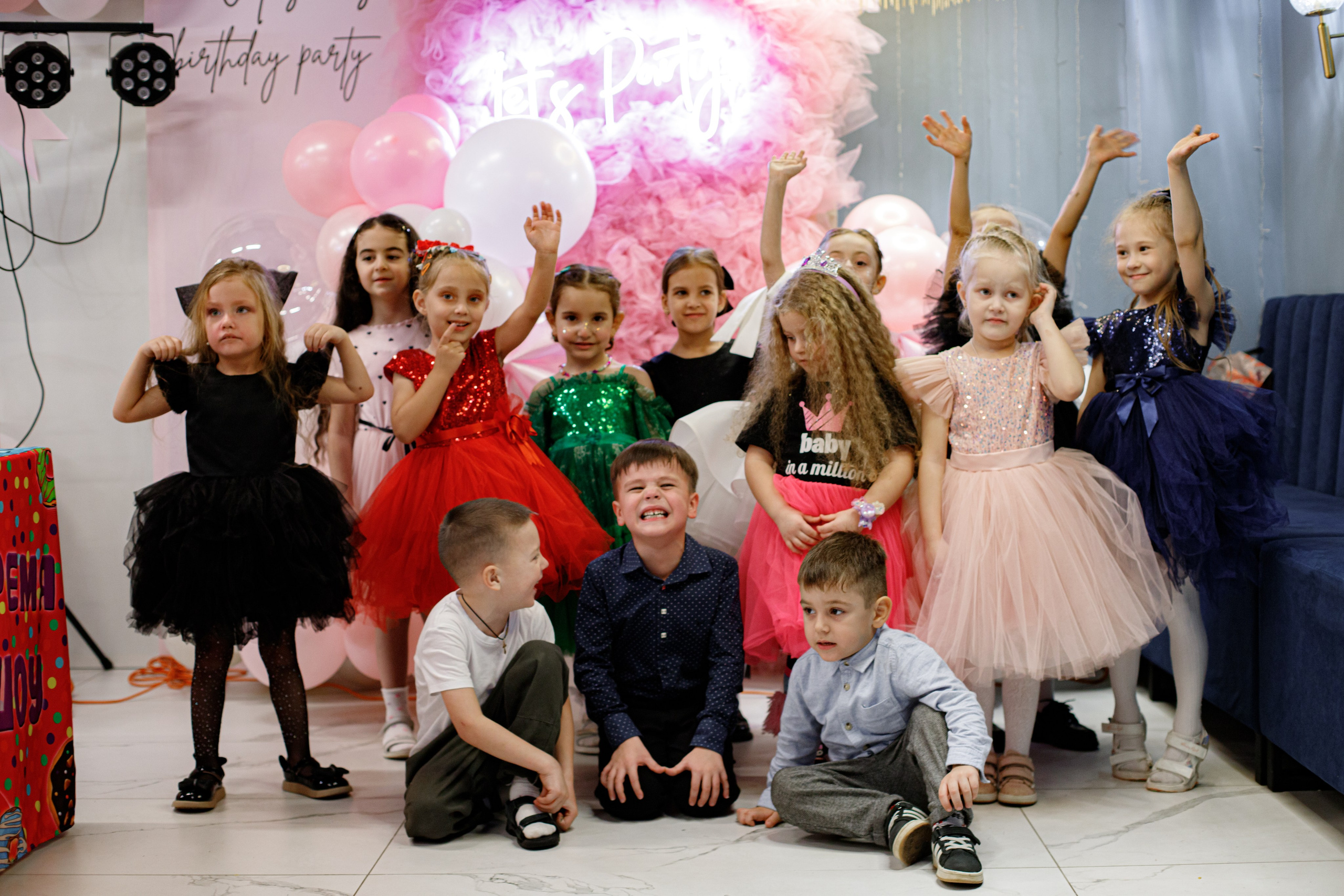 ASIA'S BIRTHDAY PARTY. Photokarish