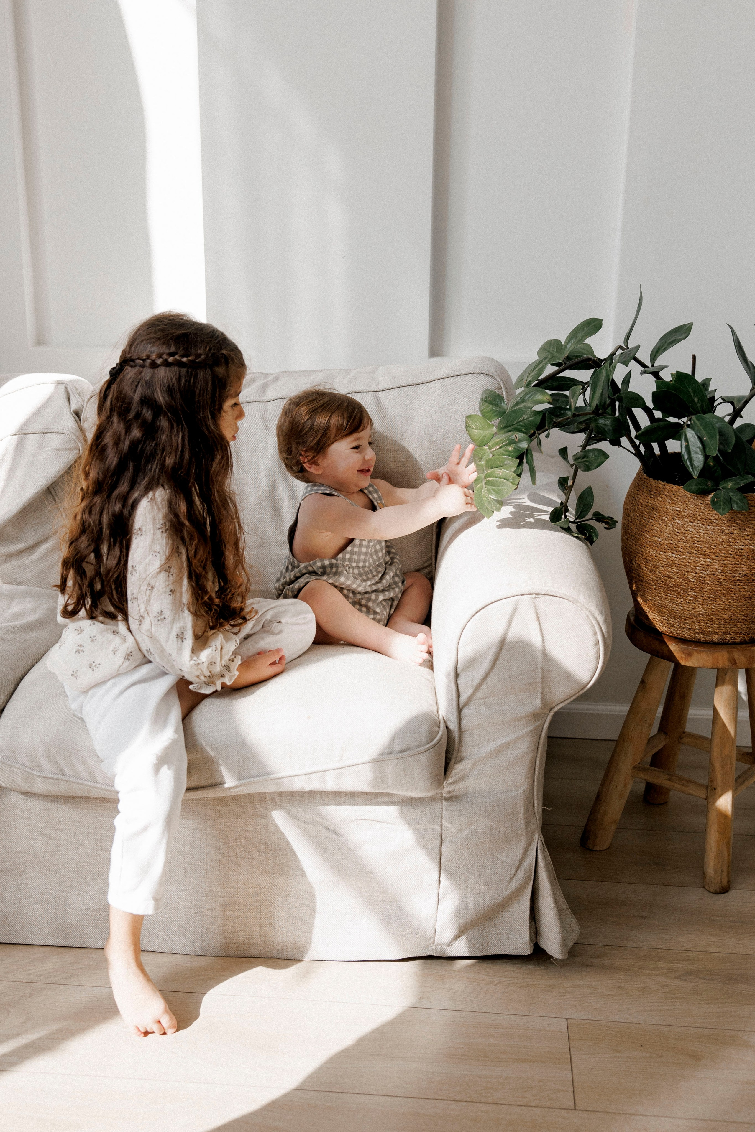 One year inside the White studio. Wedding and family photographer