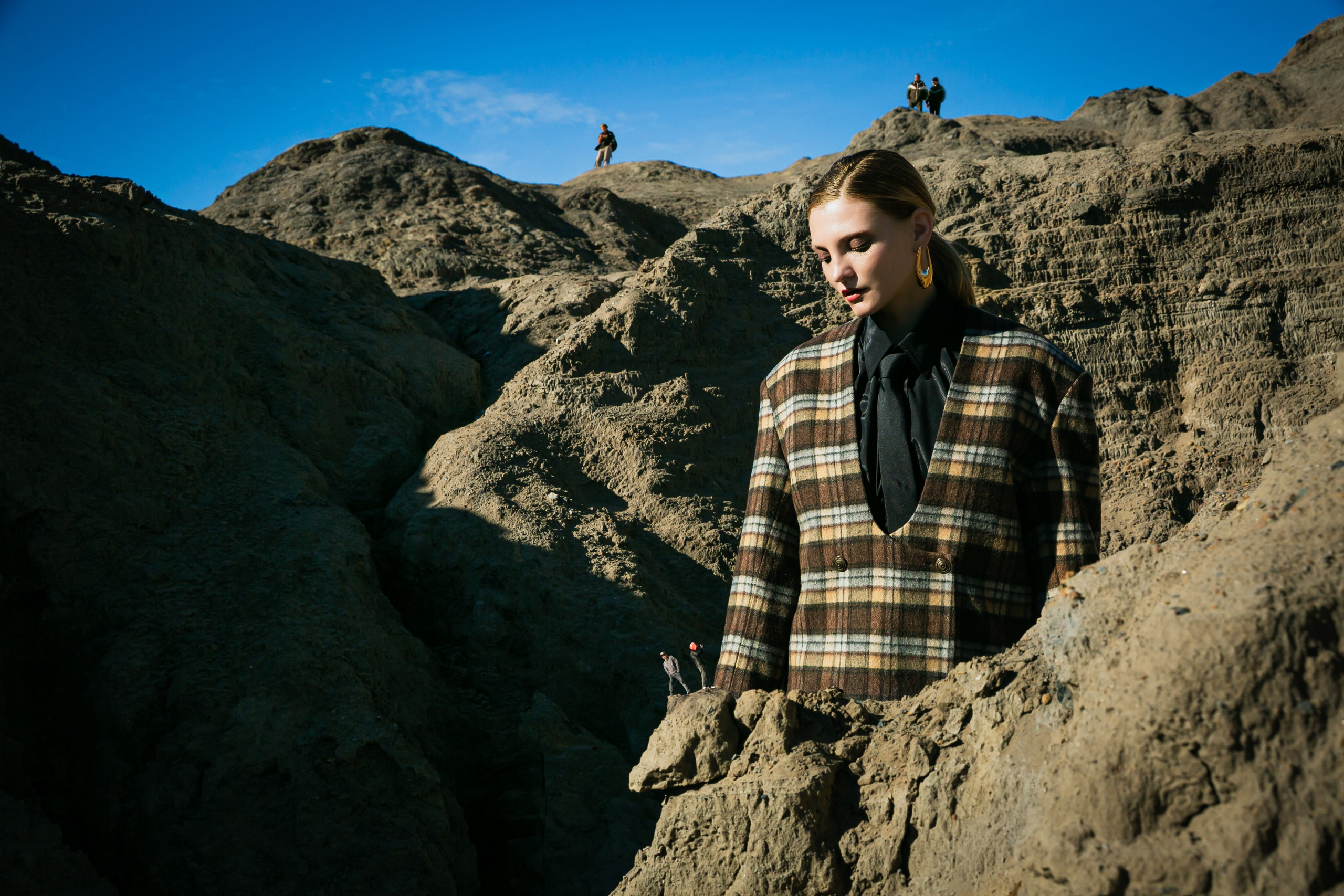 LOOKBOOK Autumn 2025 for AMUNESTIC. АННА ВЕРСО / ANNA VERSO | Визуальный художник / Visual artist