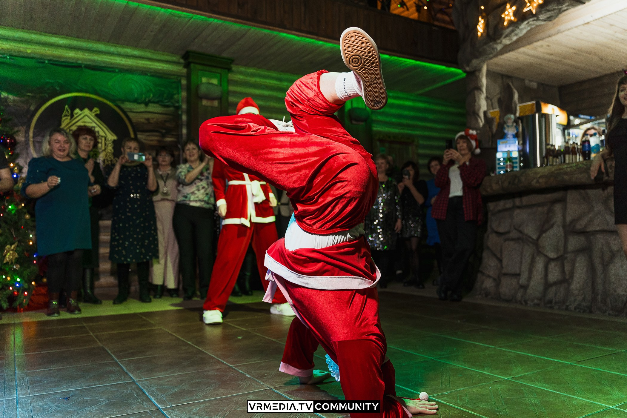Новогодний вечер у «Петровича»