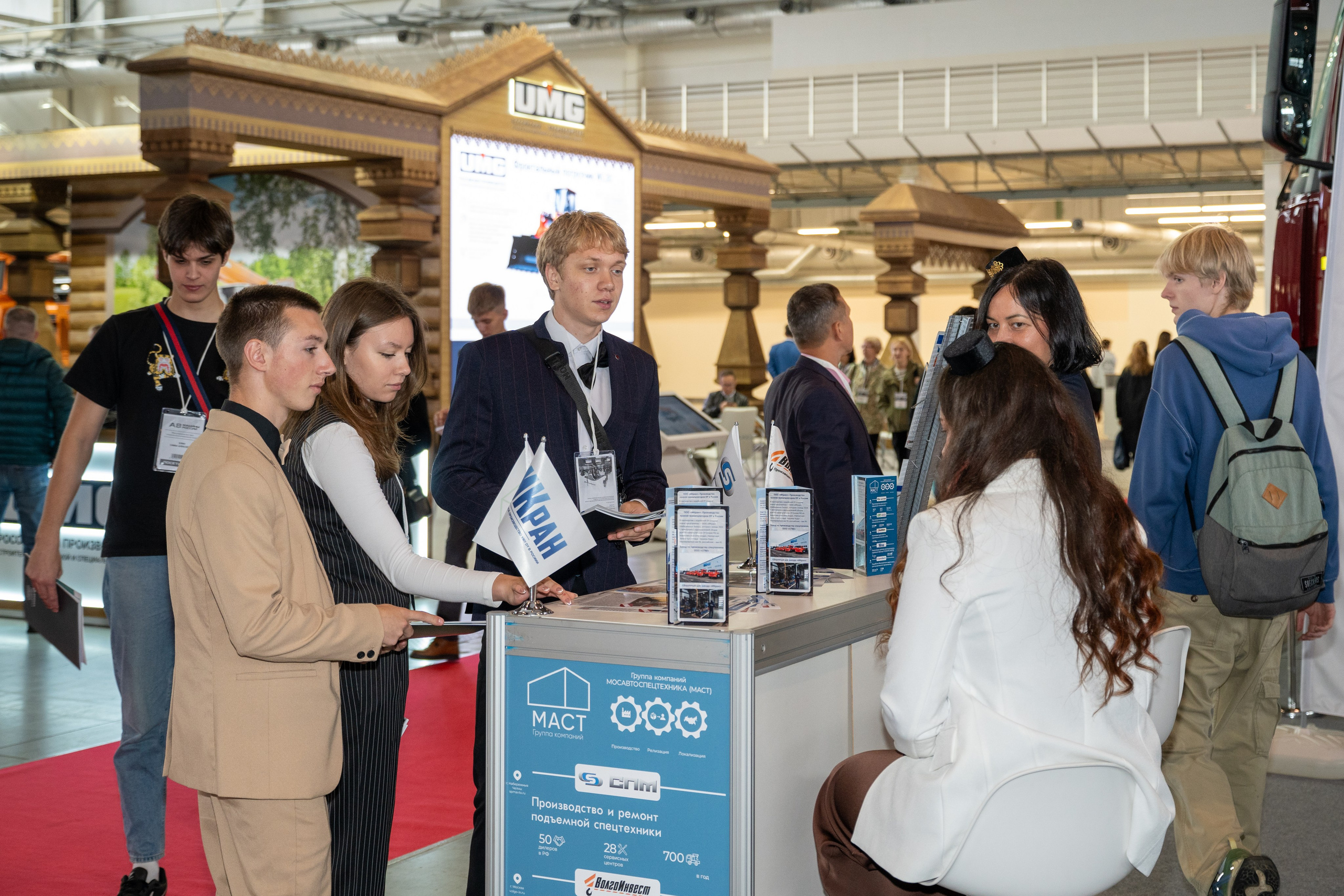 А8 Машины России 2025: Международная выставка специальной и коммерческой техники. Фотограф в Екатеринбурге Юрий Кутаев