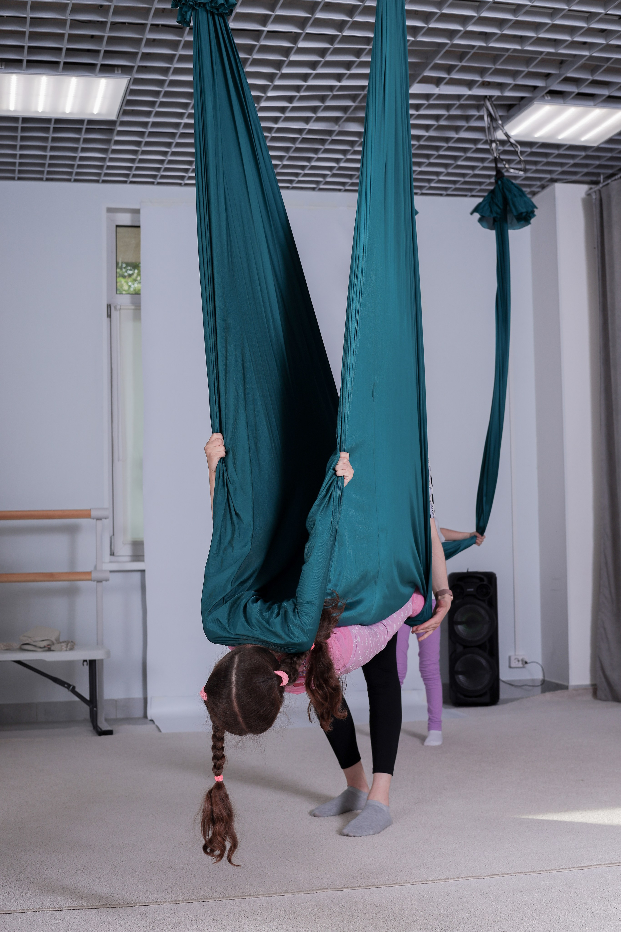 Детская аэройога. Фотограф Надршина Лилия