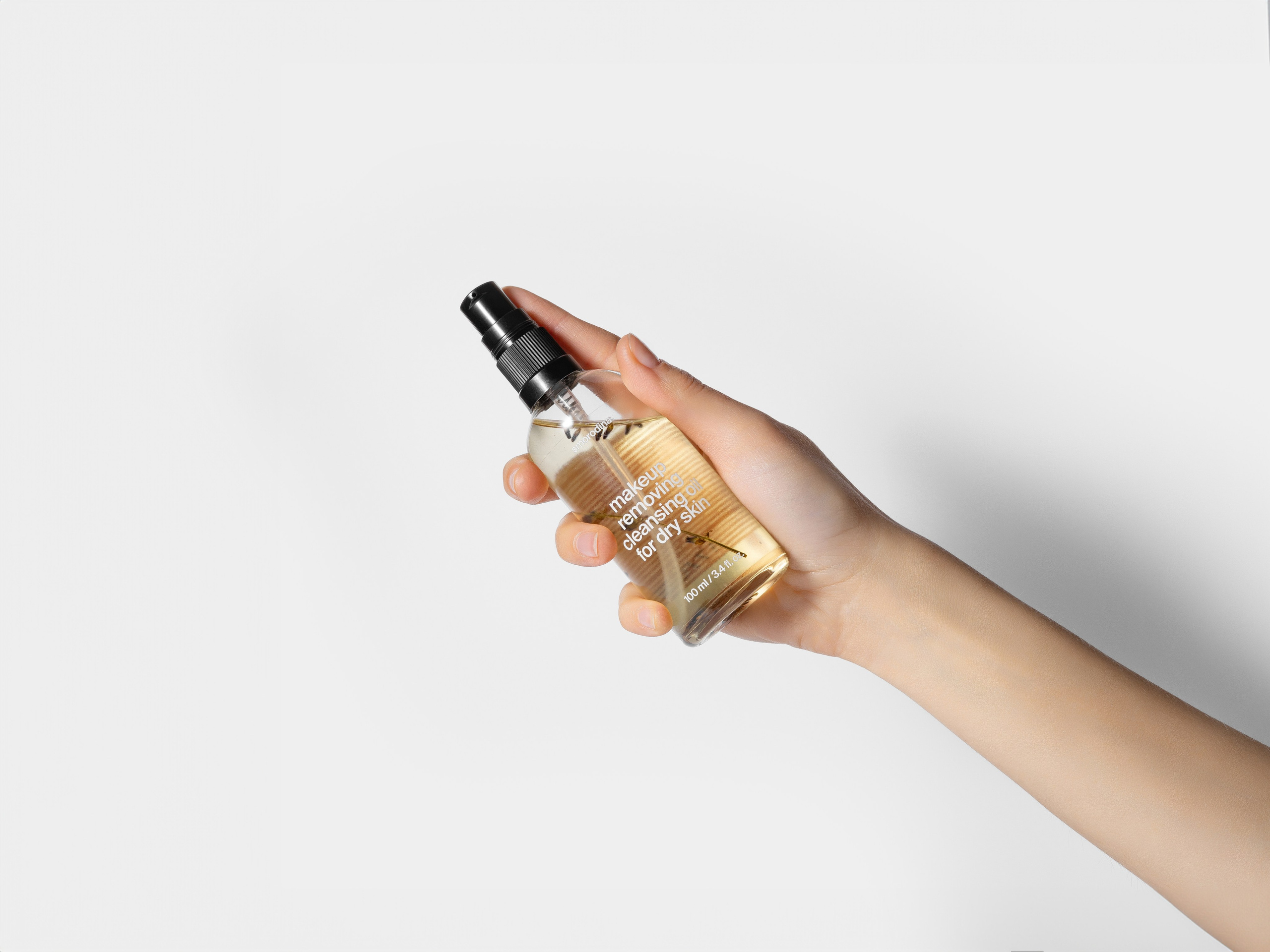 Каталожная съемка гидрофильного масла SMORODINA. СЕМЕЙНЫЙ И ПРЕДМЕТНЫЙ ФОТОГРАФ — ЛЕНА ГОНЧАР | КРАСНОДАР | МАЙКОП