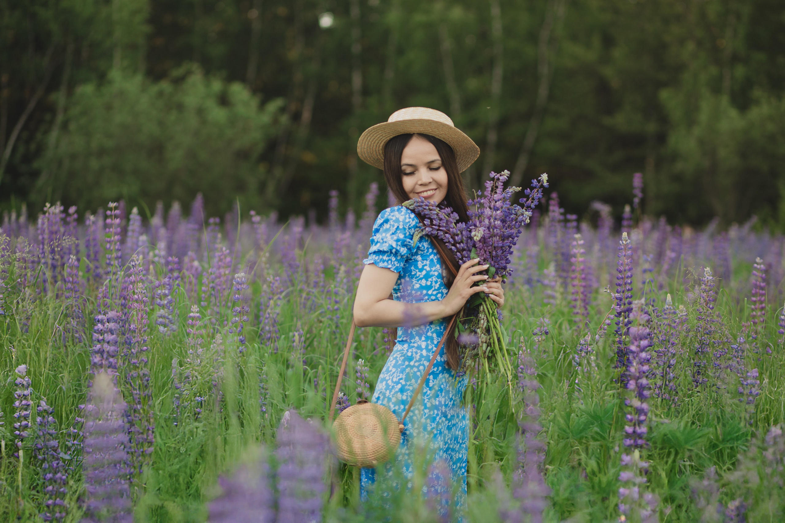 Таня в люпинах — бренд‑фотосессия в Москве, О проекте: люпиновый образ и атмосфера, Почему выбраны люпины?, Что мы создаём вместе, Образы и стилизация, Локация и настроение, Где использовать фото, Забронируйте съёмку, бренд-фотосессия в люпинах, люпины в Москве, визуальный контент для экспертов, фотосессия для личного бренда, Катерина Сысуева, rina_sphoto
