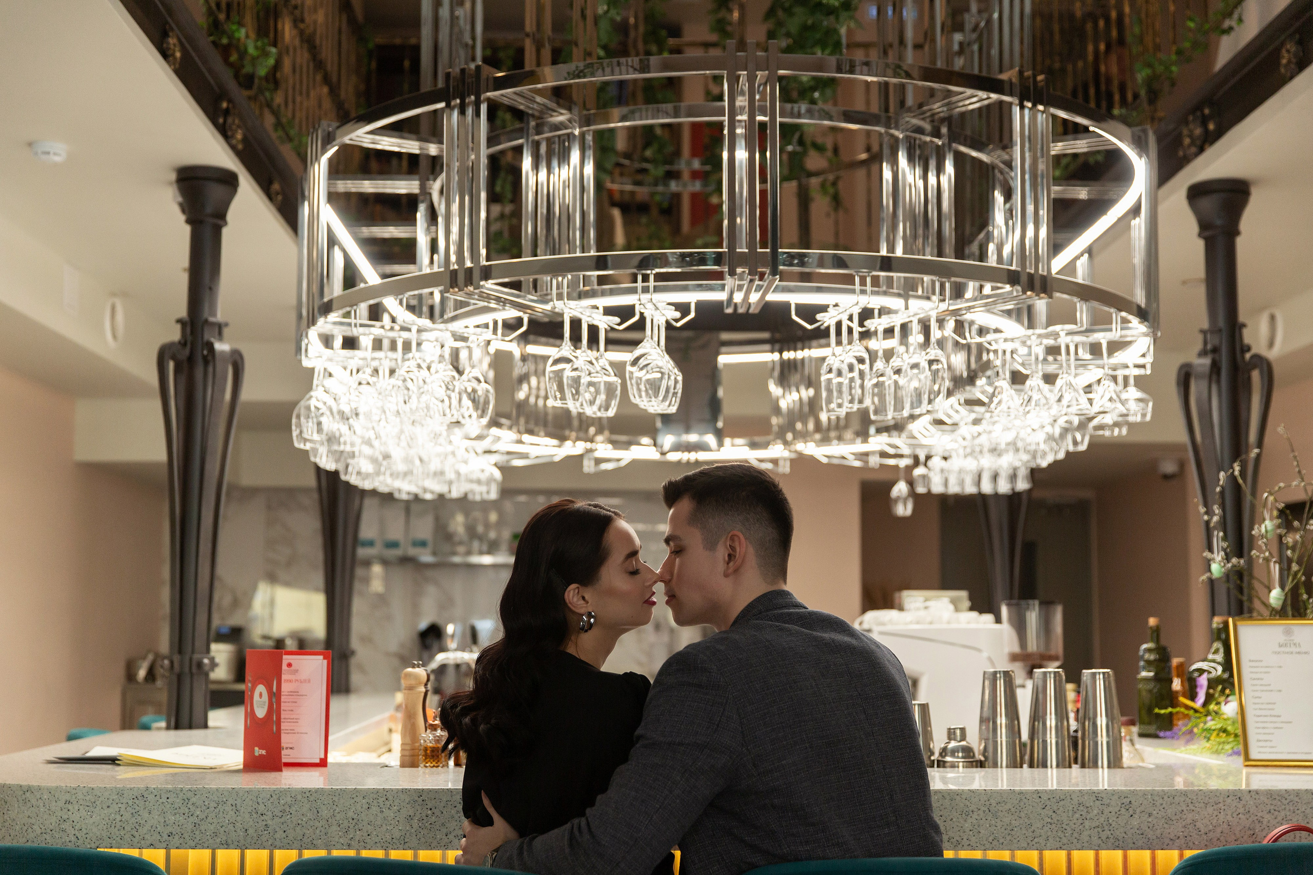 Фотосессия лав стори в отеле. Свадебный и портретный фотограф в Санкт-Петербурге Надежда Чечулина