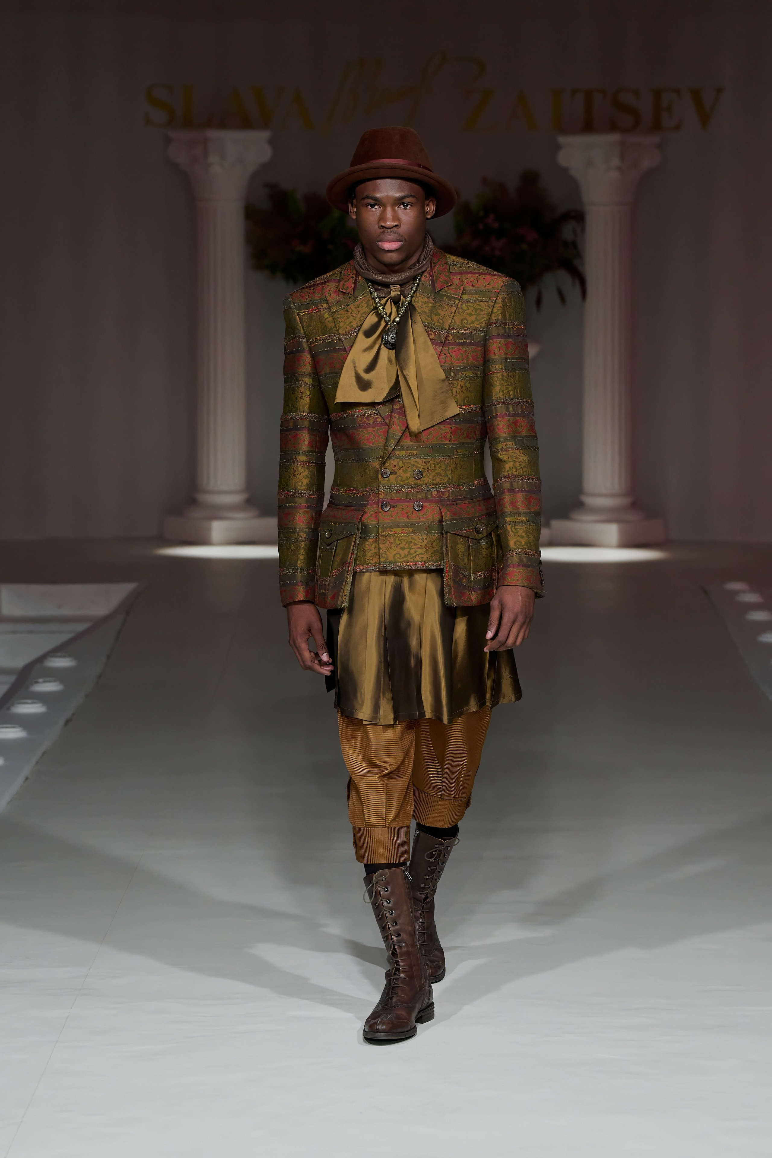 Slava&Yegor Zaitsevs. Показ-спектакль «Воспоминание». 21 июня 2025. Дима Бабушкин. Фотограф. Подиум. Репортаж. Творчество. Дорого