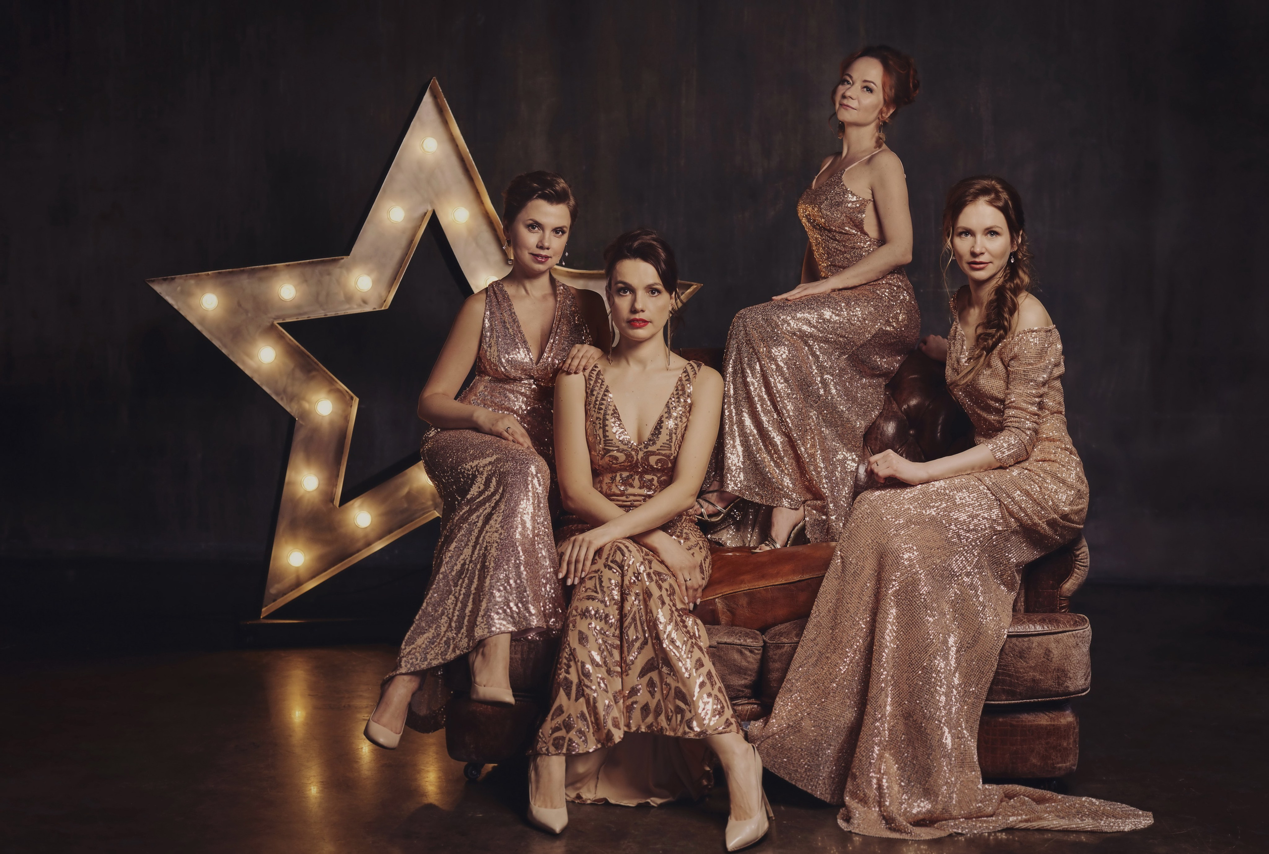 Фотосессия девушек в вечерних платьях