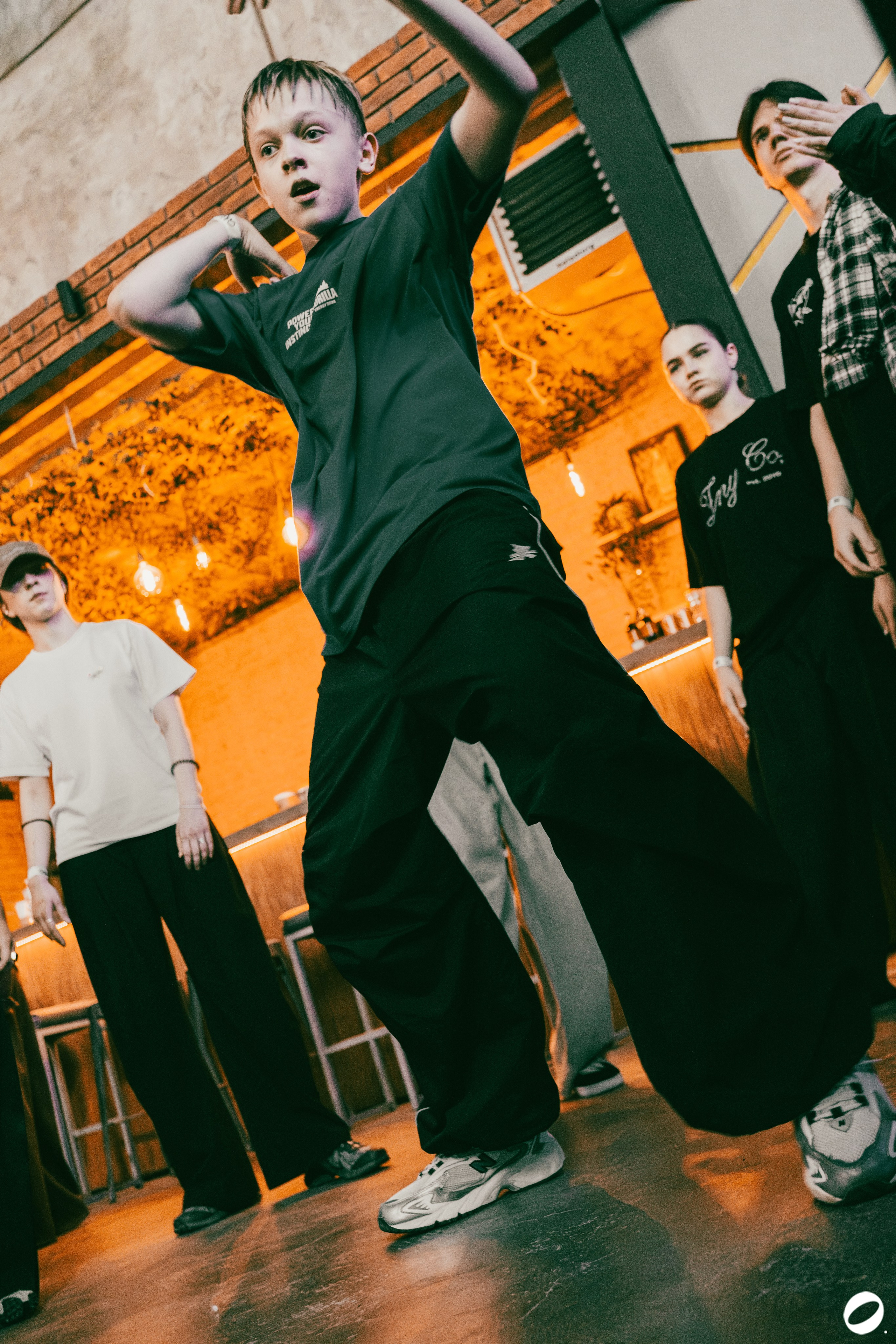 ODD.CLUB 04/04 (@youlovebu). Соня бу тебя сфоткала
