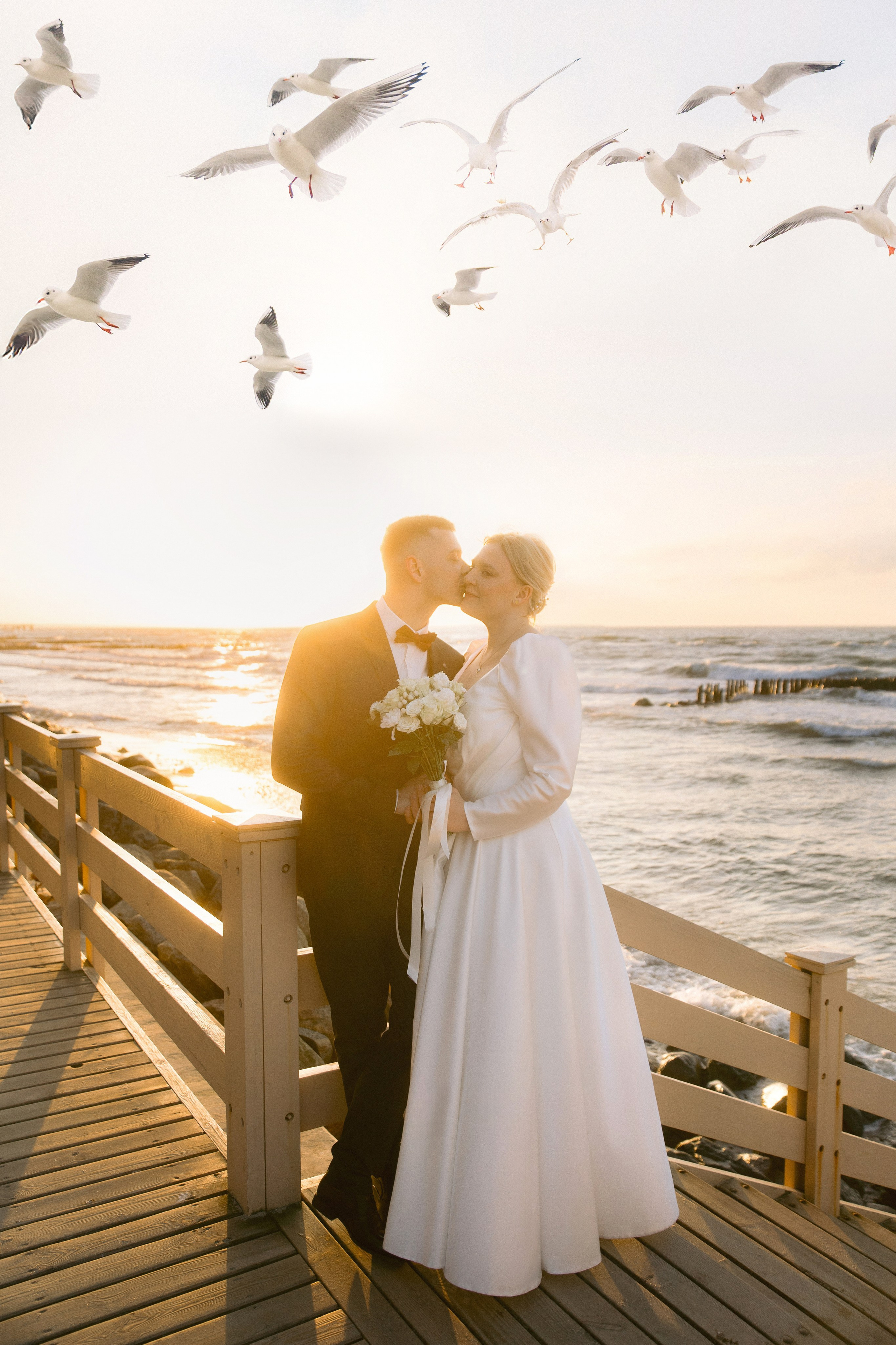 Свадебная фотосессия на закате на море. Свадебный фотограф в Калининграде Мария Ямышева