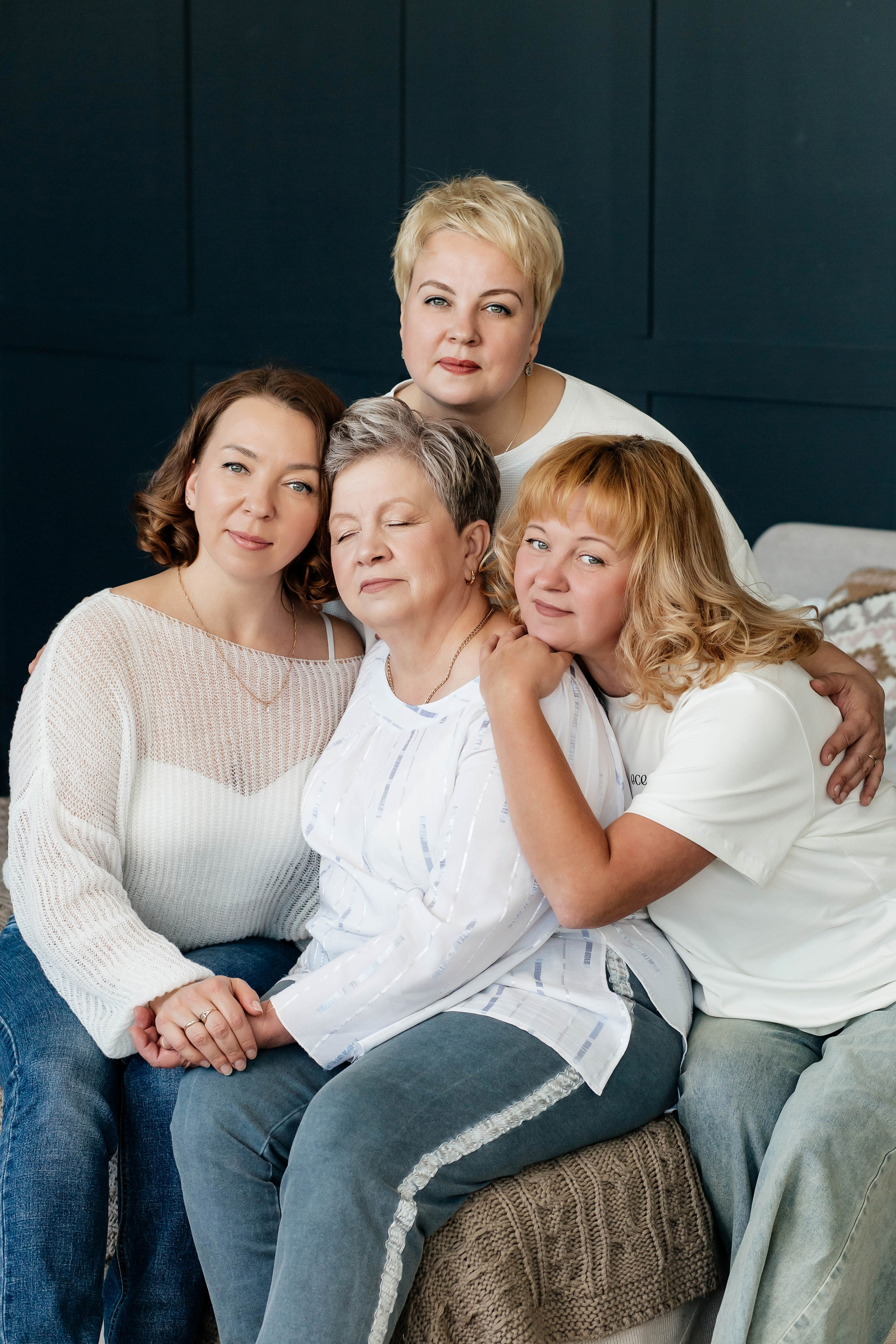 Семейная фотосессия Любовь и дочки. Женский фотограф в Оренбурге Ирина Заводчикова