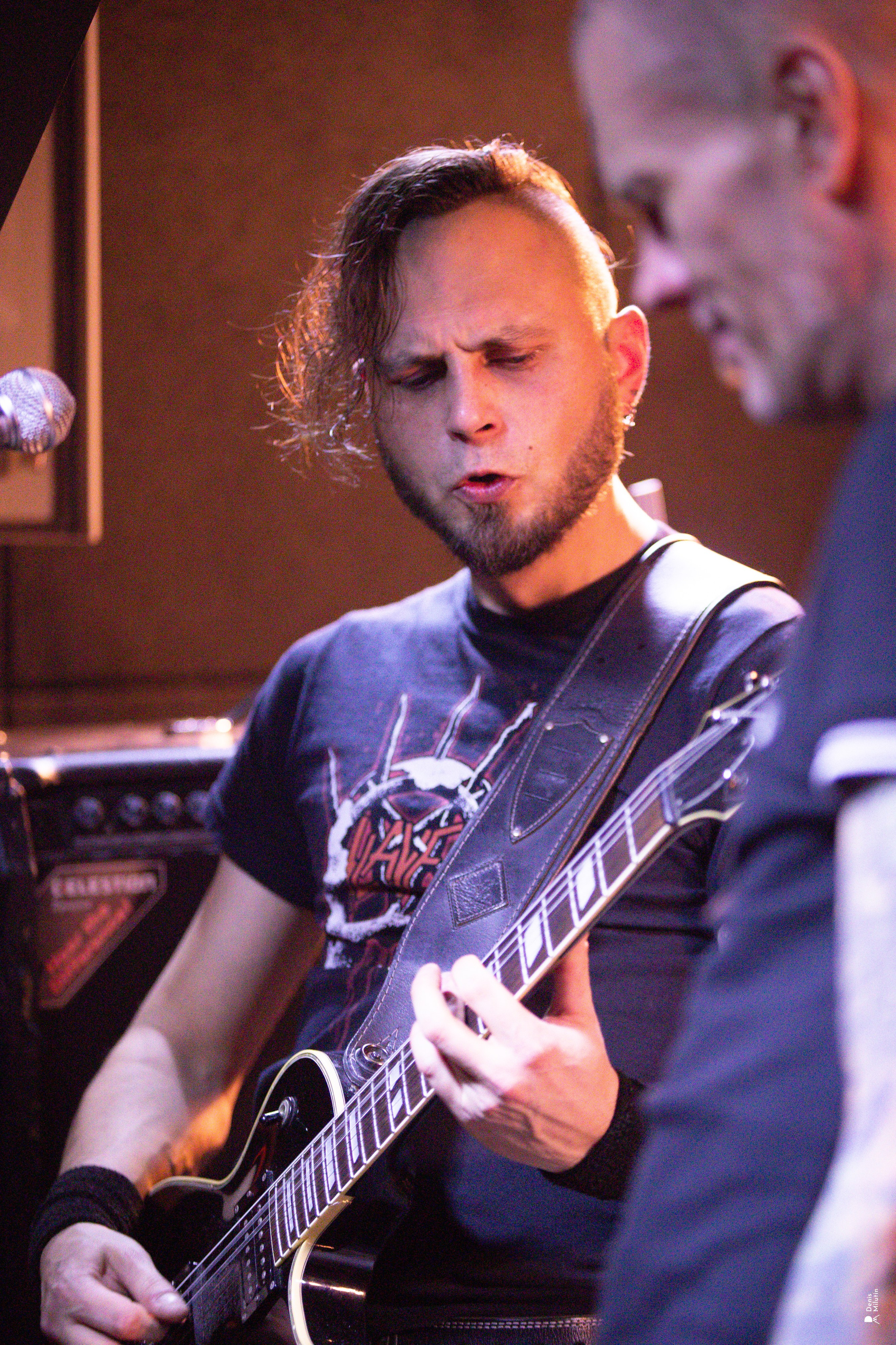 Рядом Ассенизаторы. Портретный фотограф Денис Милютин