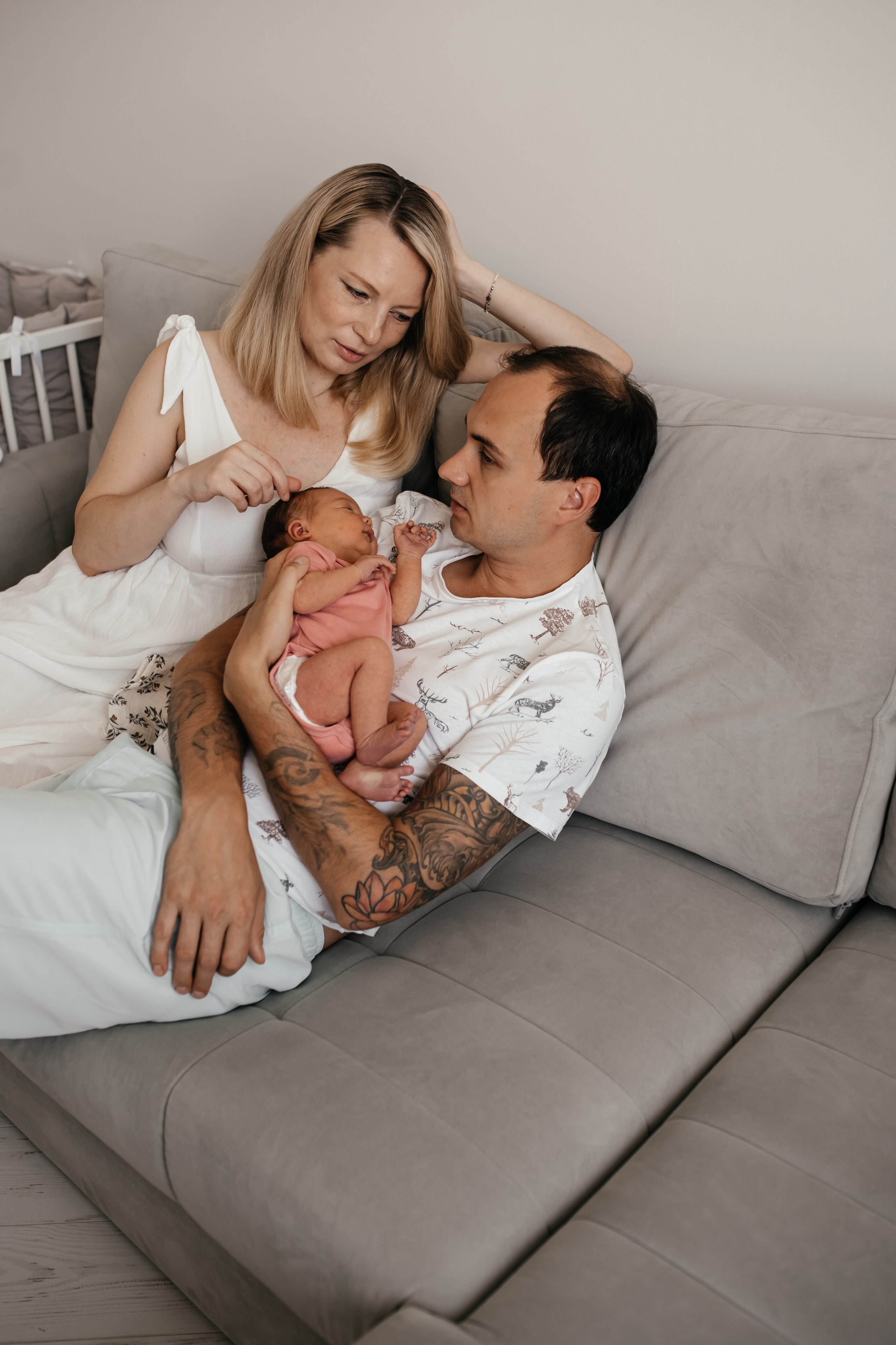 Первые дни Аси дома. Семейный фотограф в Томске Зарина Азизбаева