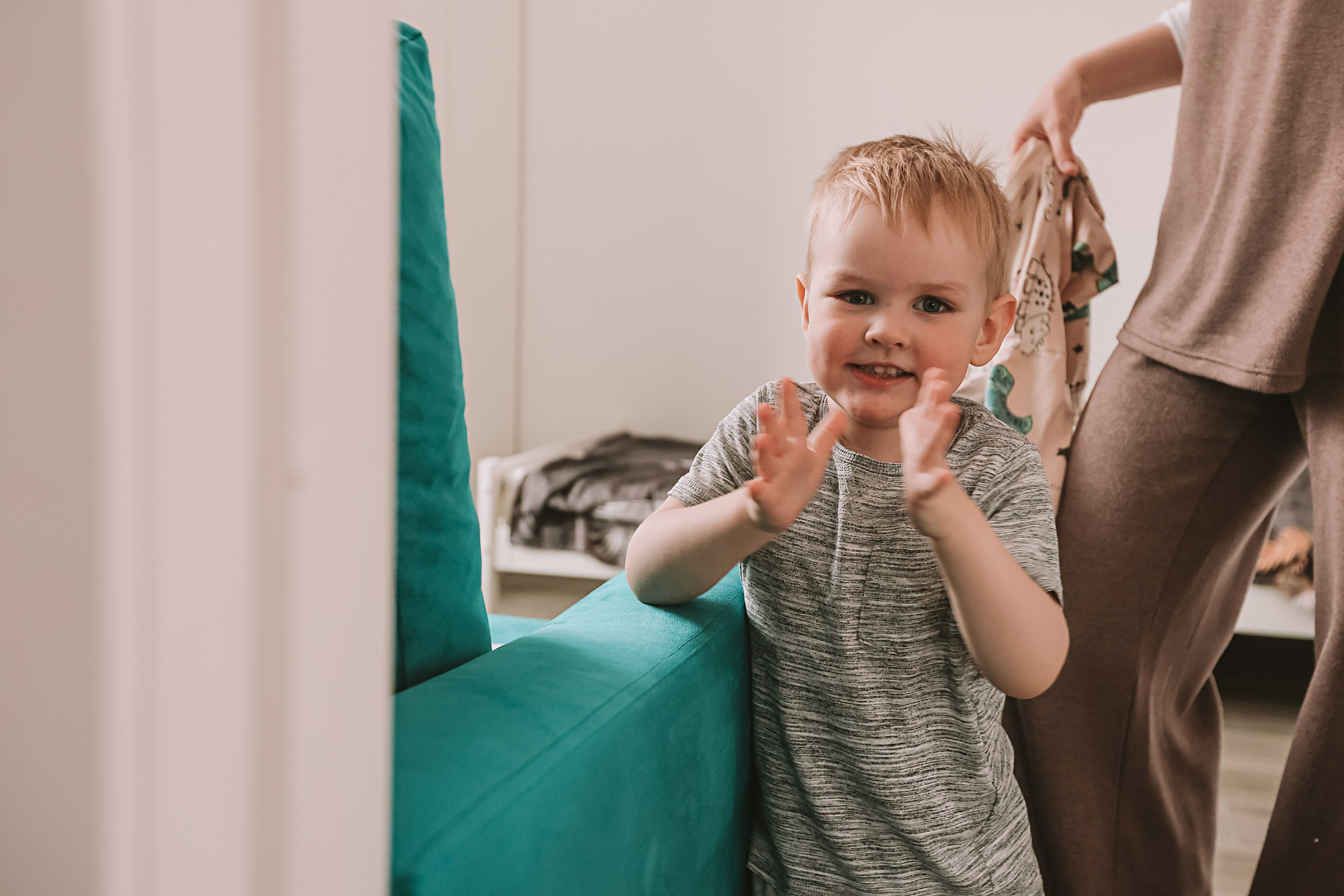 Семейная в домике (репортаж). Семейный фотограф Тюмень, фотограф на роды Салмина Мария