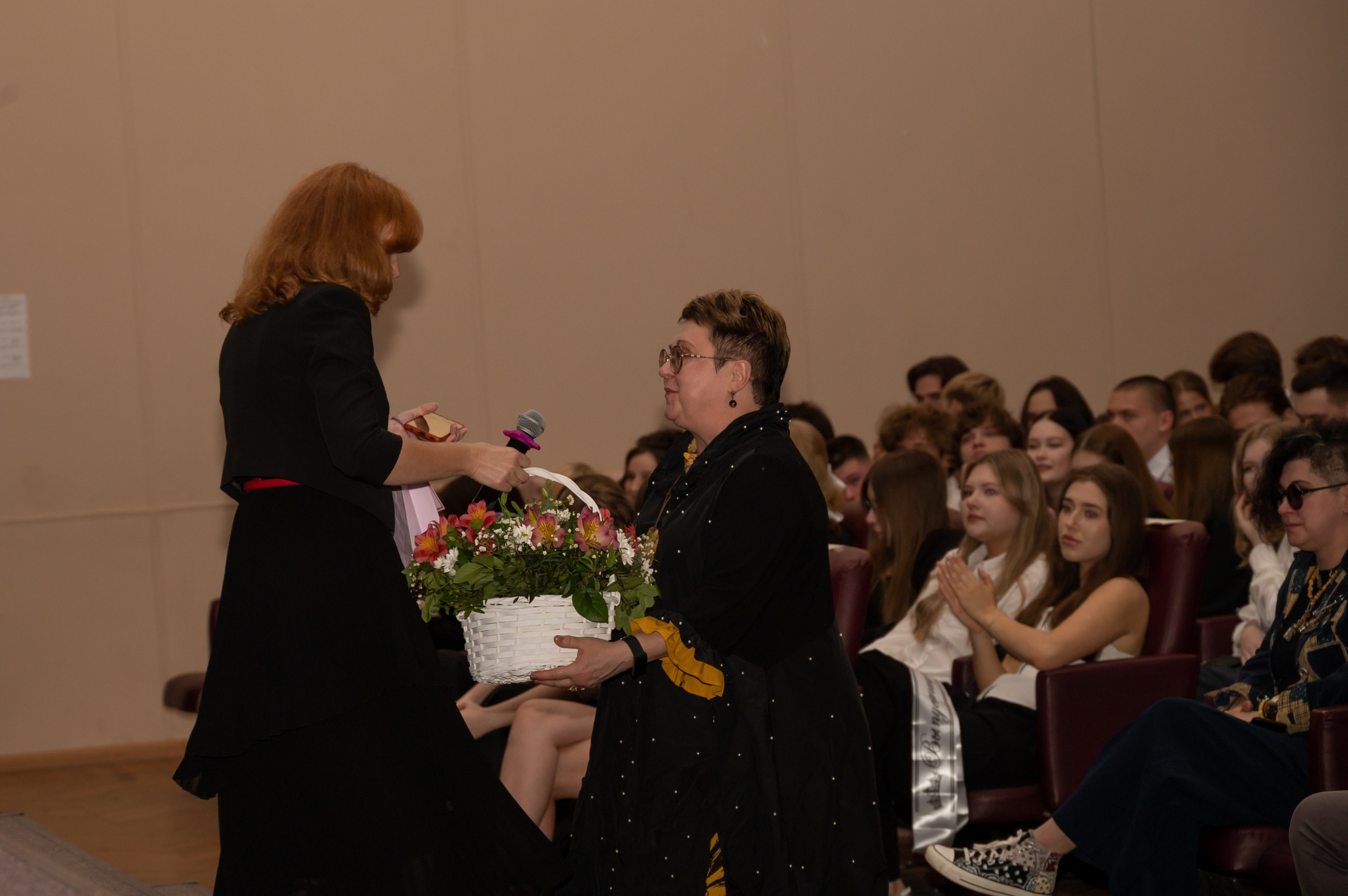 Школьная фотосессия в Туле. Портретный, семейный, свадебный фотограф. Бизнес, контент съёмка. Тула