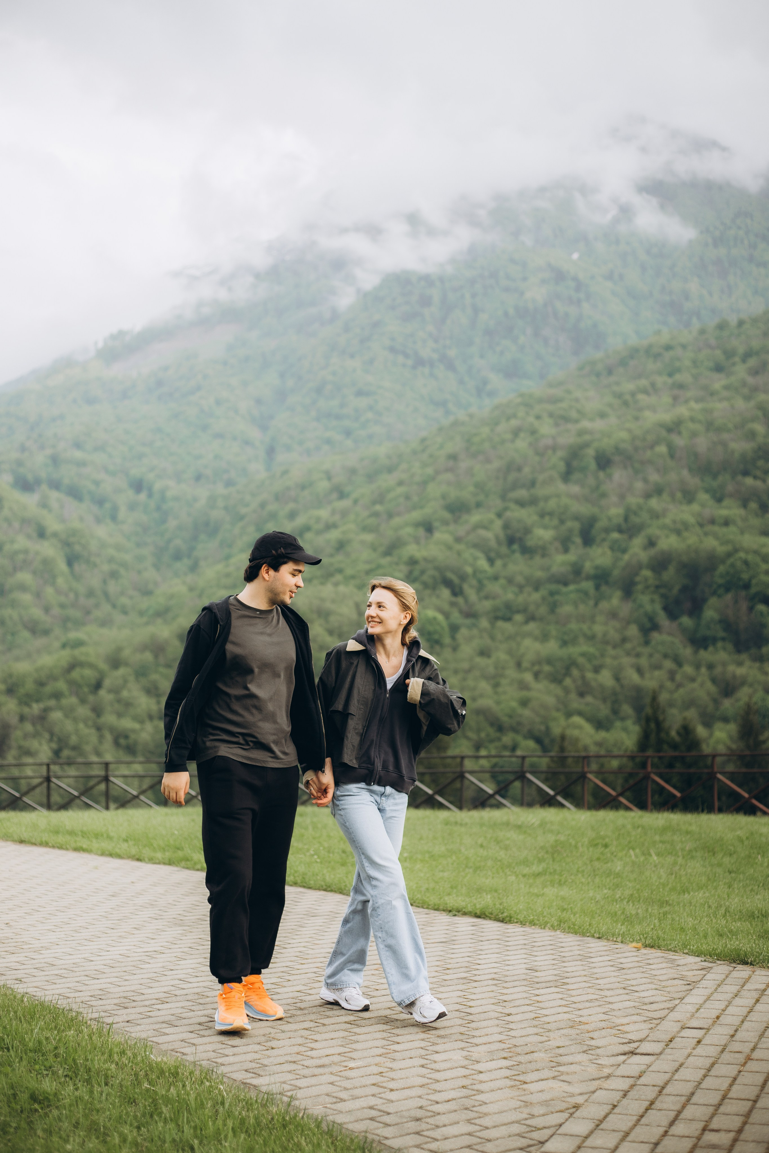 Фруктовый сад. Семейный и свадебный фотограф Сочи Адлер Сириус Красная поляна