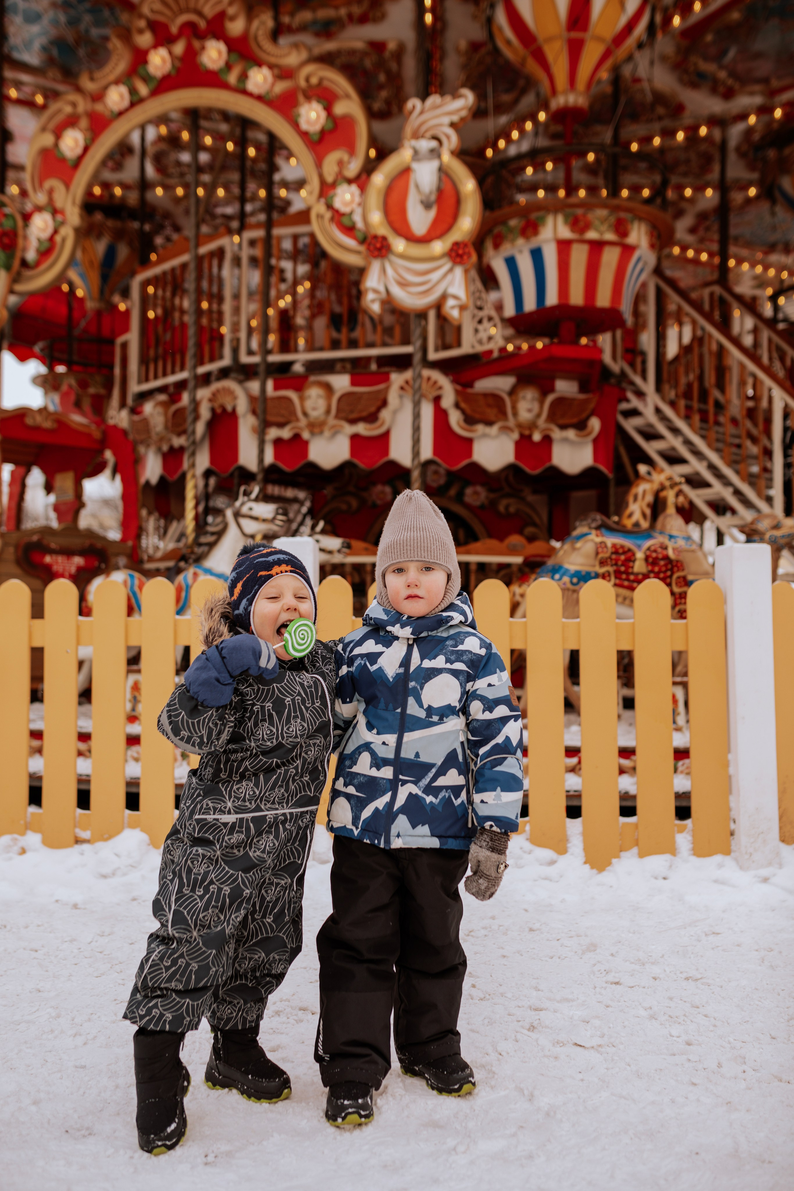 Семейная, Манежная площадь