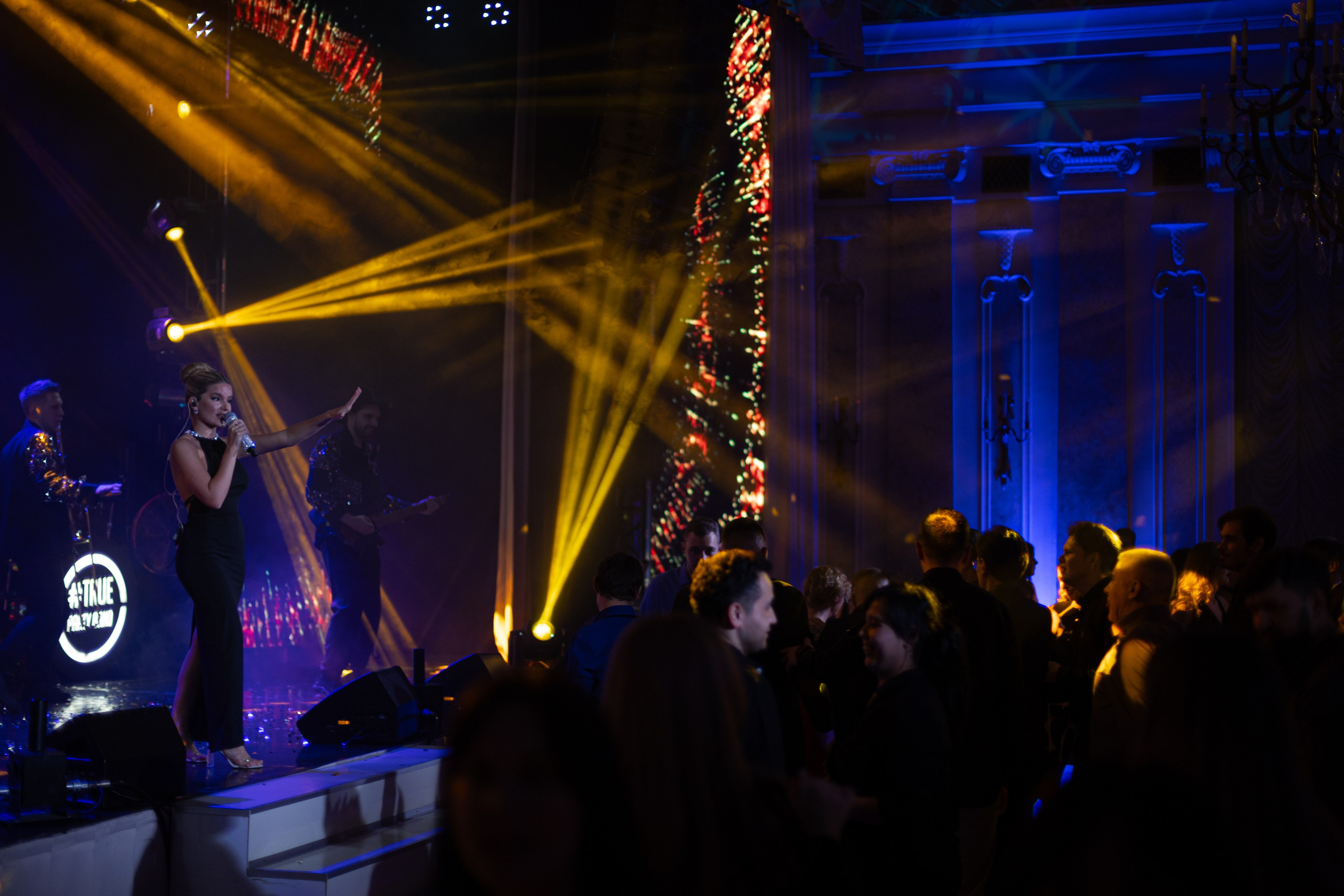 Автопортрет. Летний Дворец в Петергофе. Ваш фотограф — Александра Андрущенко