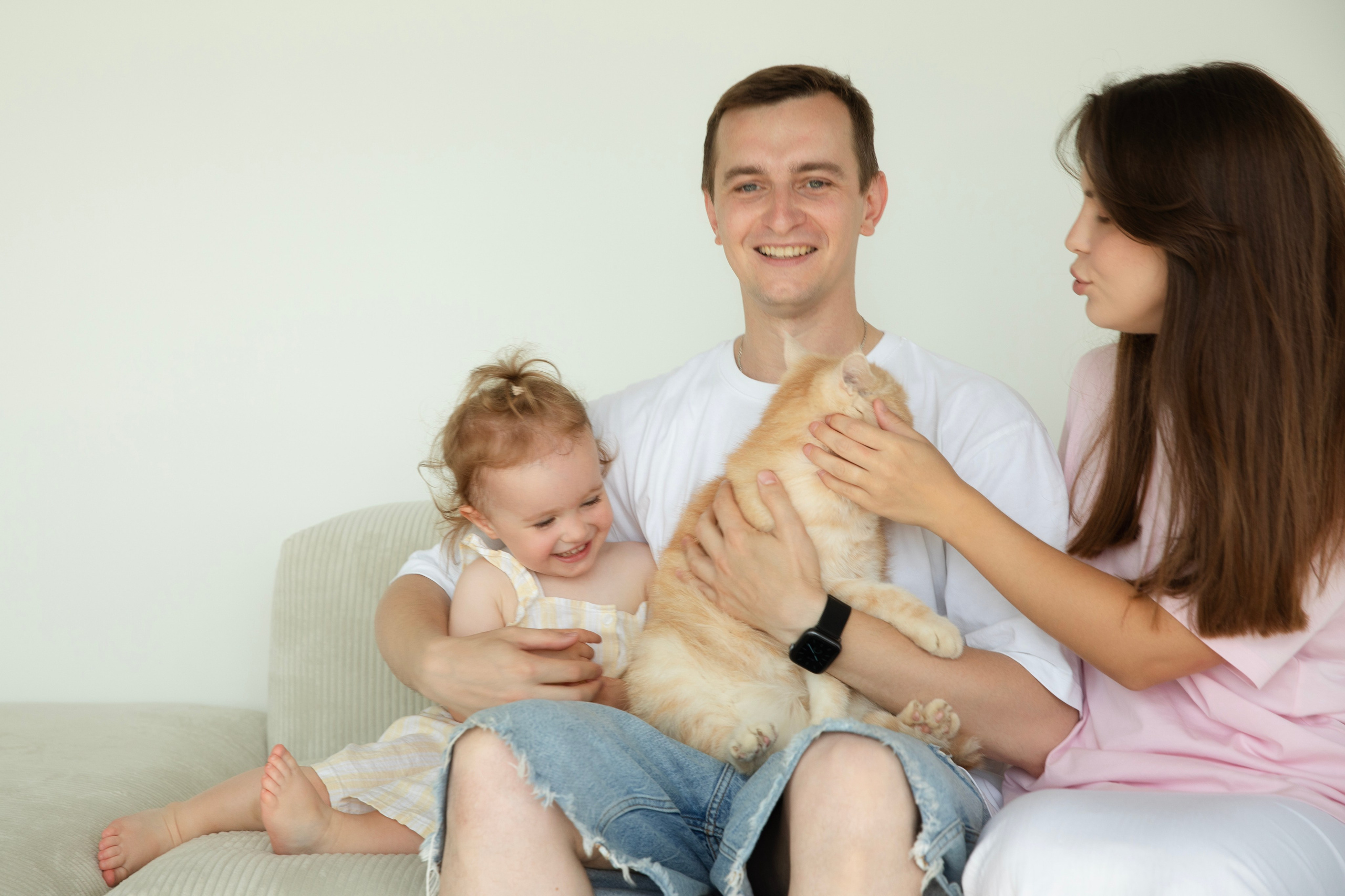 Домашняя съемка красивой семьи в солнечной квартире. Фотограф новорожденных, детский фотограф  Москва.Семейная съемка Москва. Семенова Анна
