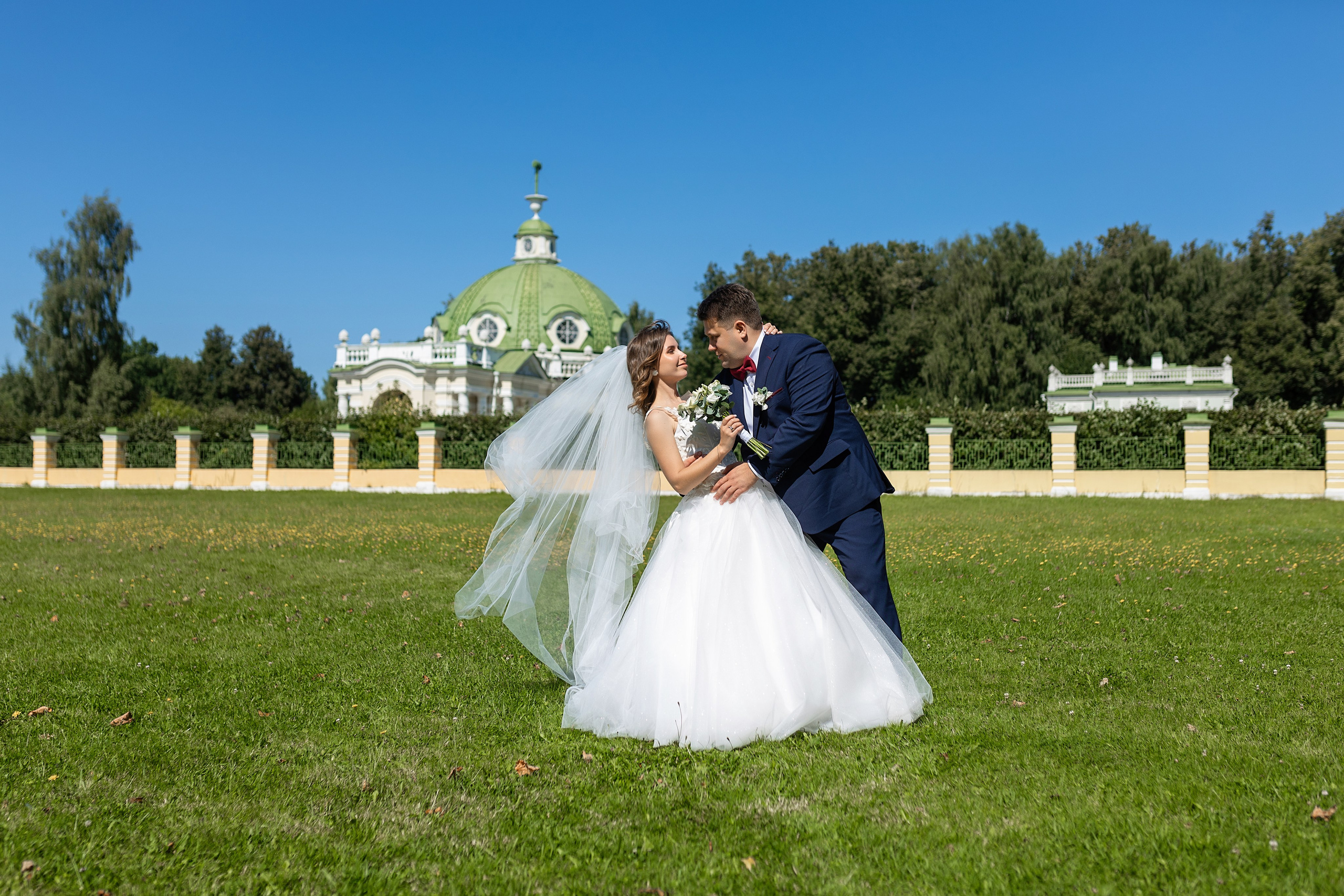 Свадебная фотосессия в парке Кусково. Фотограф в Железнодорожном и Балашихе