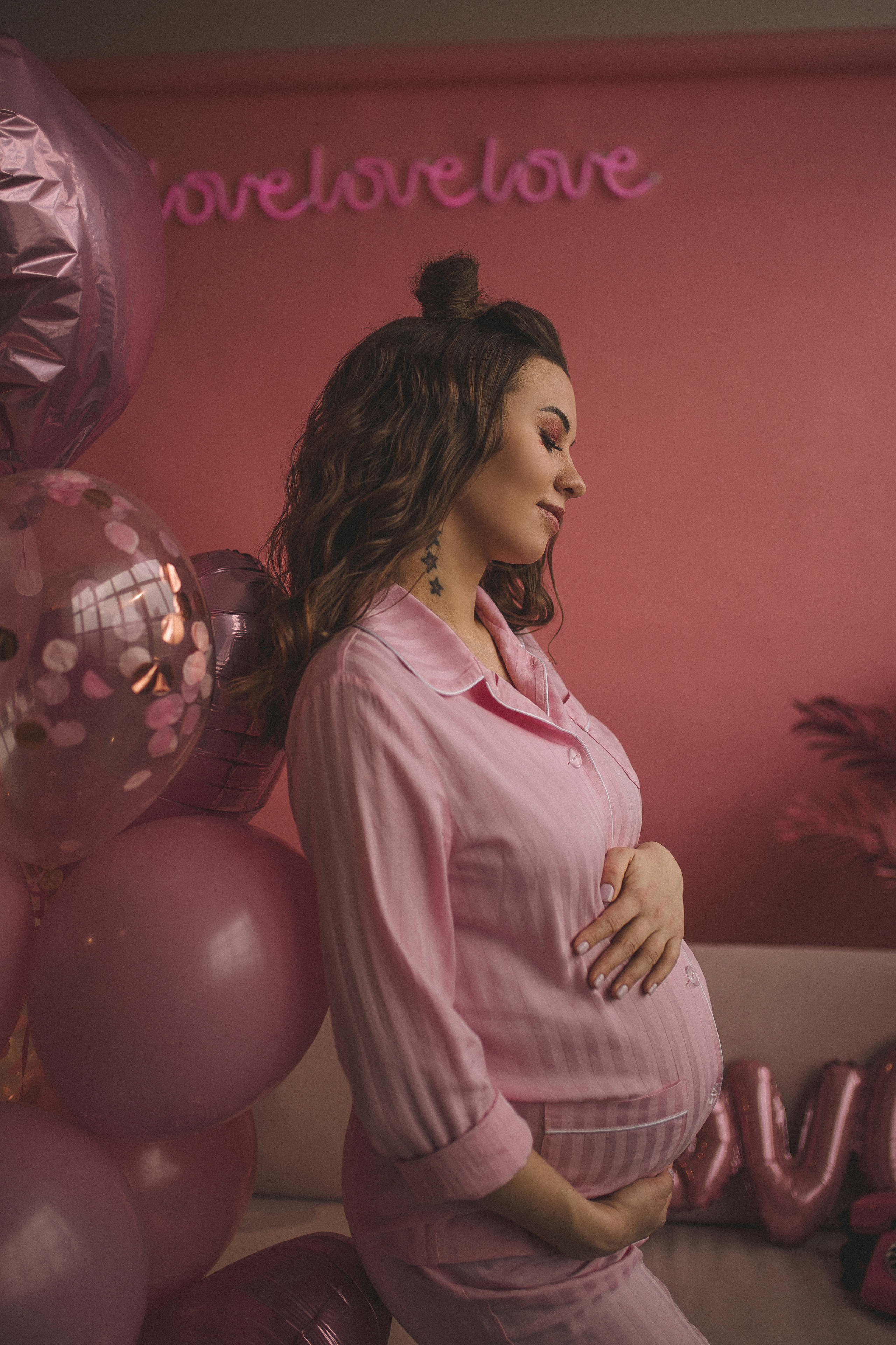 Фотосессия беременной в студии. Фотограф Екатерина Амбрушкевич