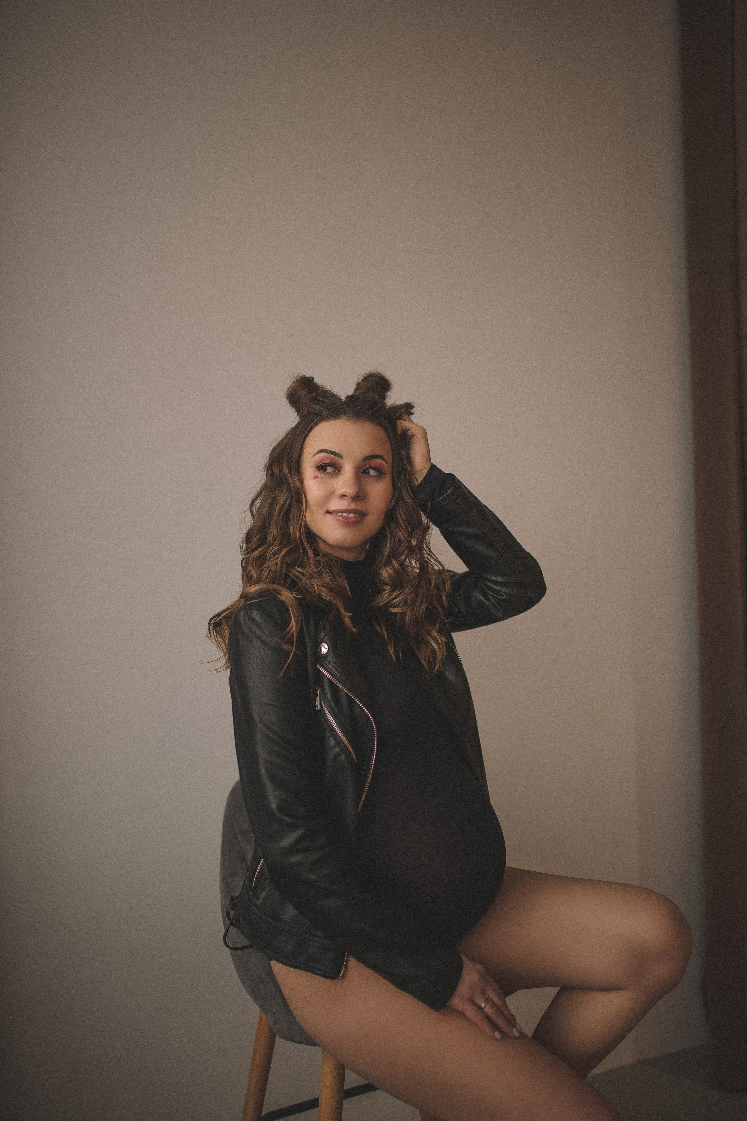 Фотосессия беременной в студии. Фотограф Екатерина Амбрушкевич