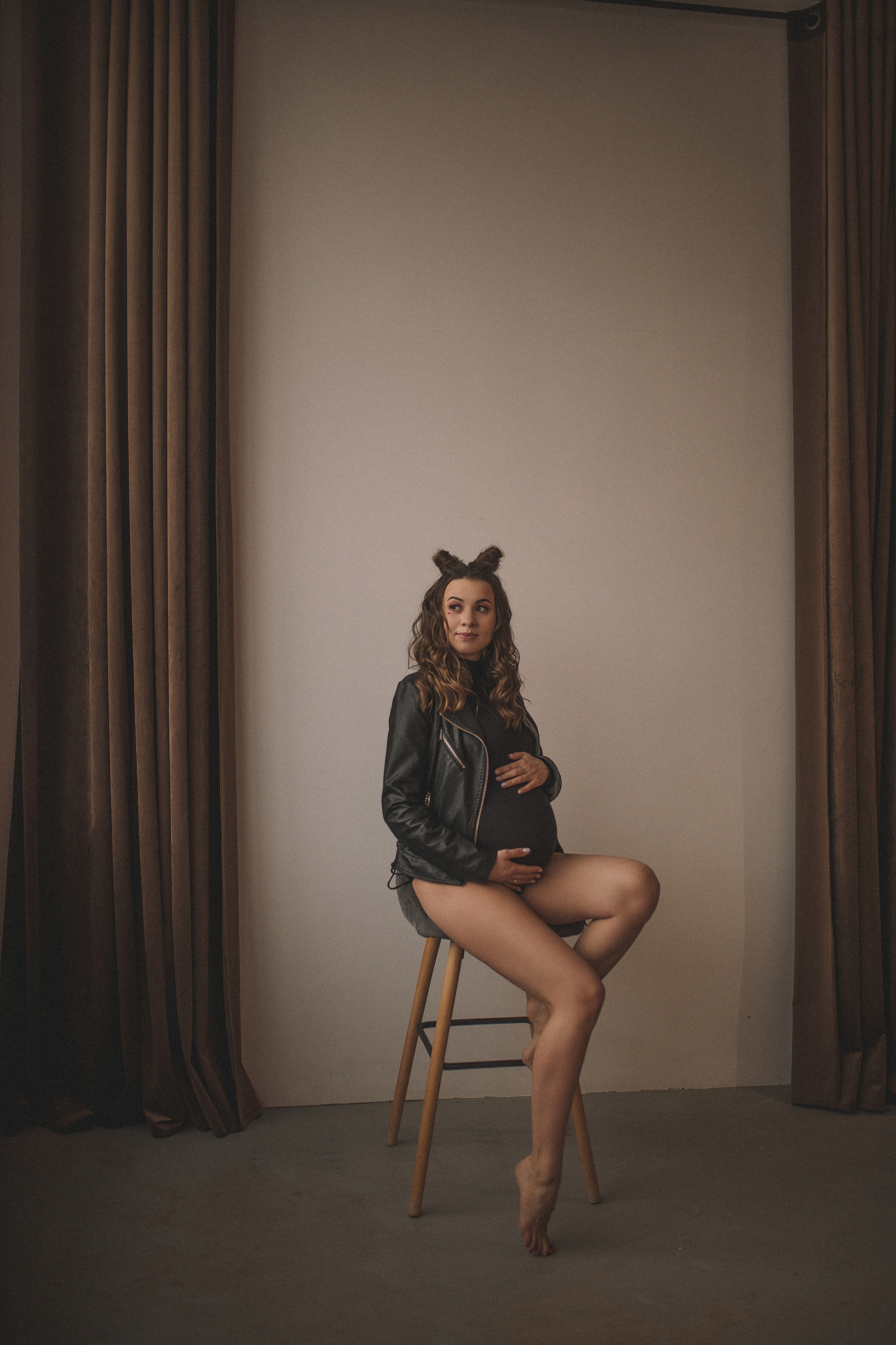 Фотосессия беременной в студии. Фотограф Екатерина Амбрушкевич