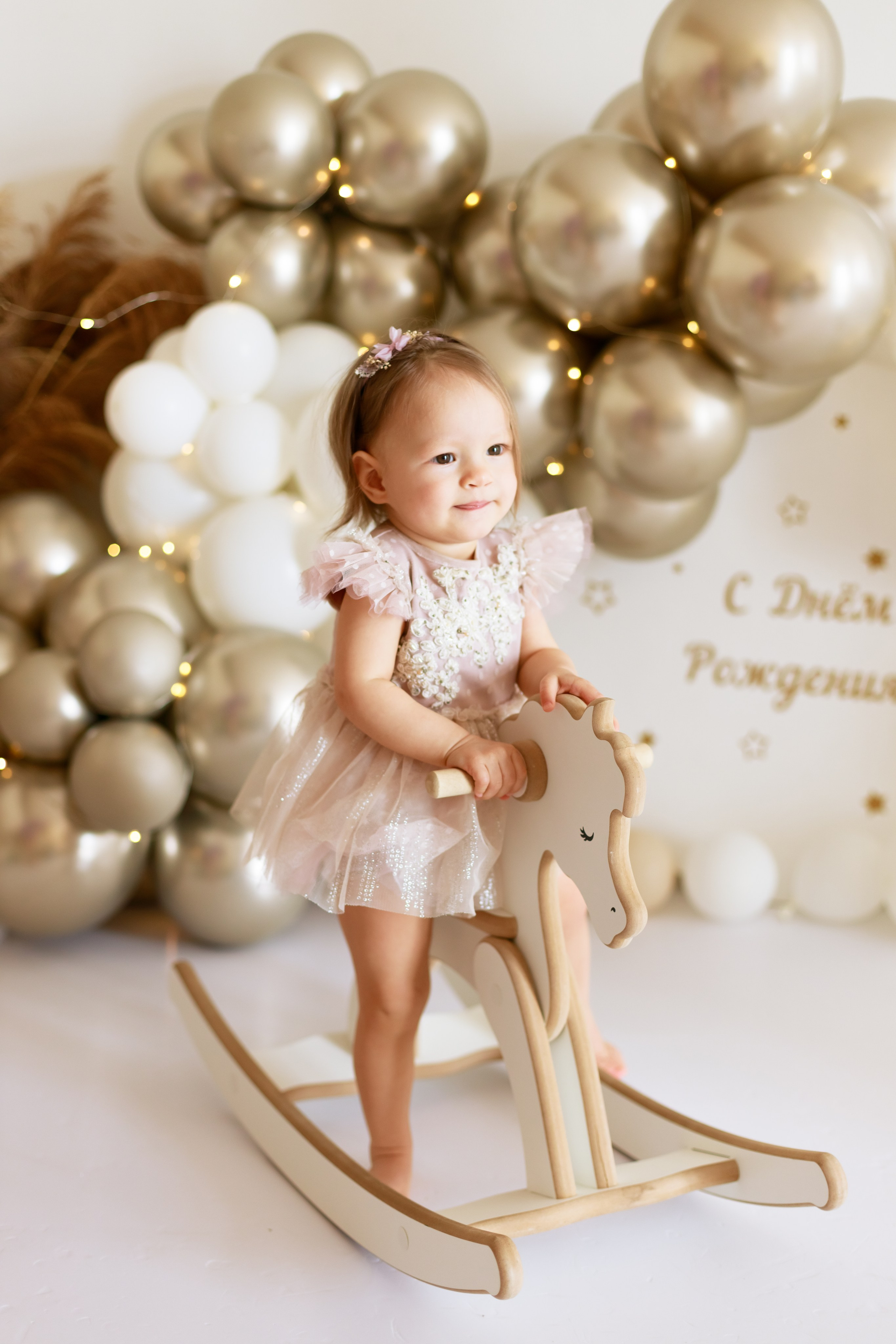 Фотосессия годика с шариками в студии Краснодара. Детский и семейный фотограф в Краснодаре Альбина Морозова