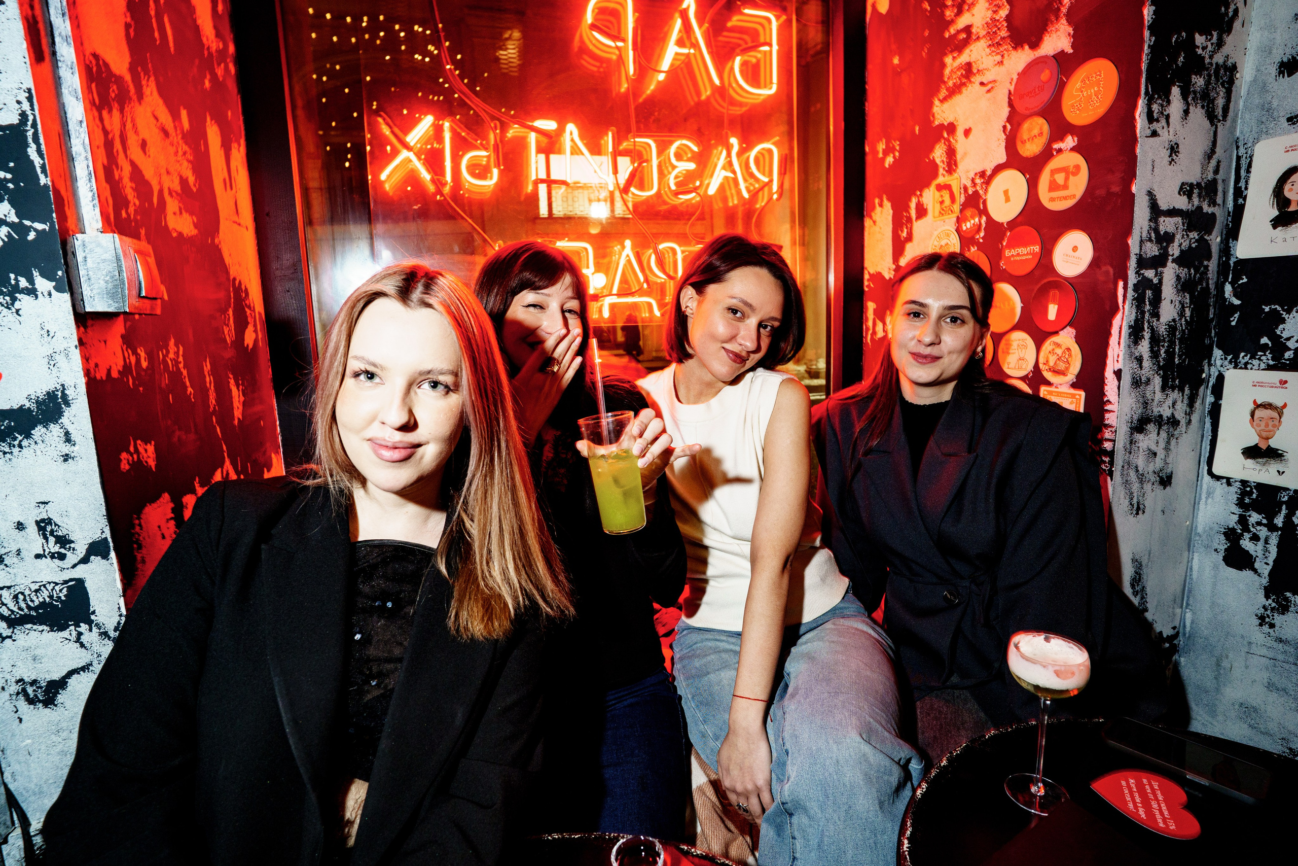 День святого Валентина в Баре разбитых сердец. Концертный и репортажный фотограф в Санкт-Петербурге Слава Пахомов