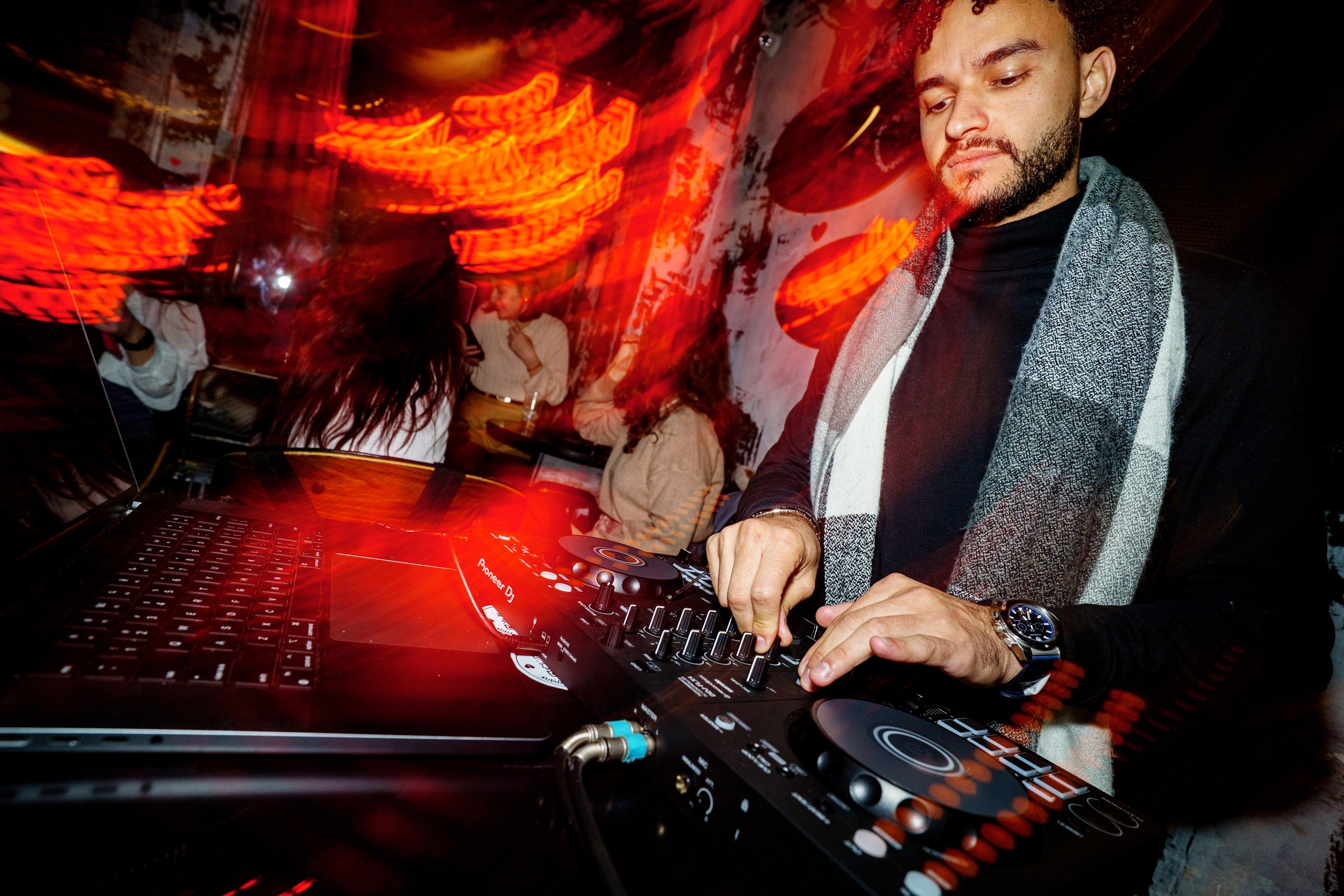 DJ Lael B. Бар разбитых сердец. Концертный и репортажный фотограф в Санкт-Петербурге Слава Пахомов