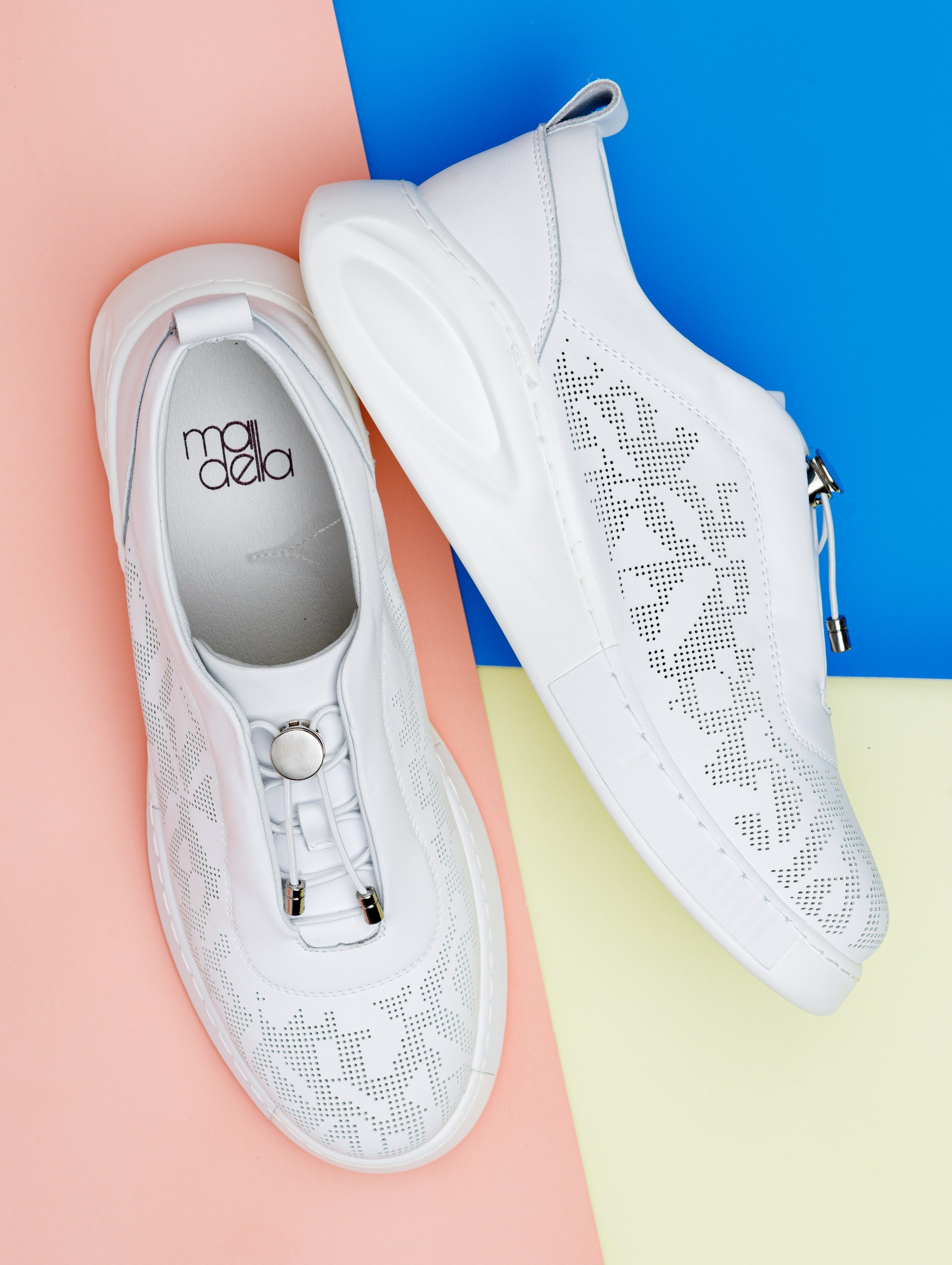 Предметная съемка и продакшн видео обуви для каталога, сайта, маркетплейсов. Студия коммерческой съемки ХВОЯ