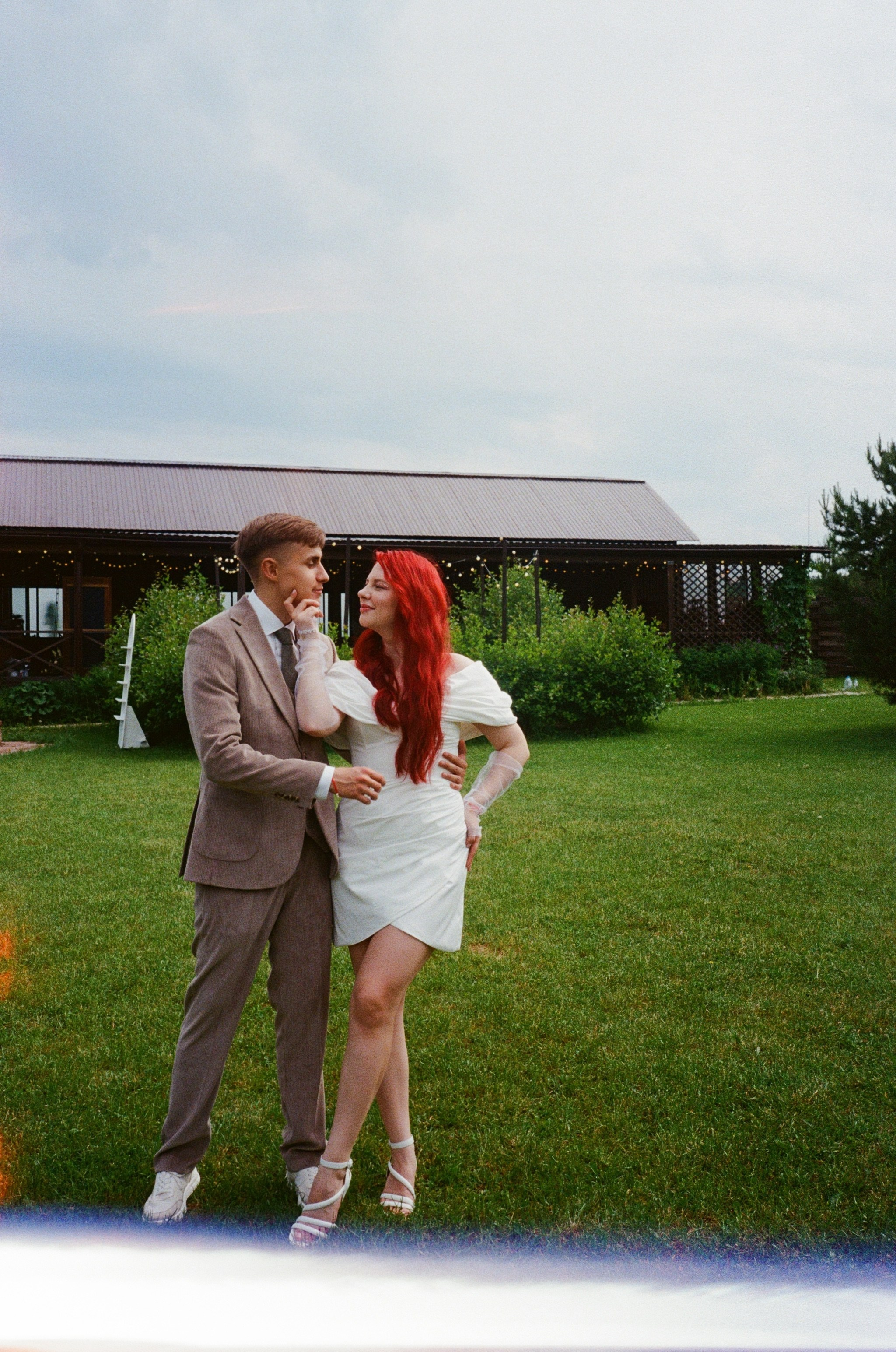 Пленка Роман и Анастасия. Свадебный и репортажный фотограф Элина Козырьянова