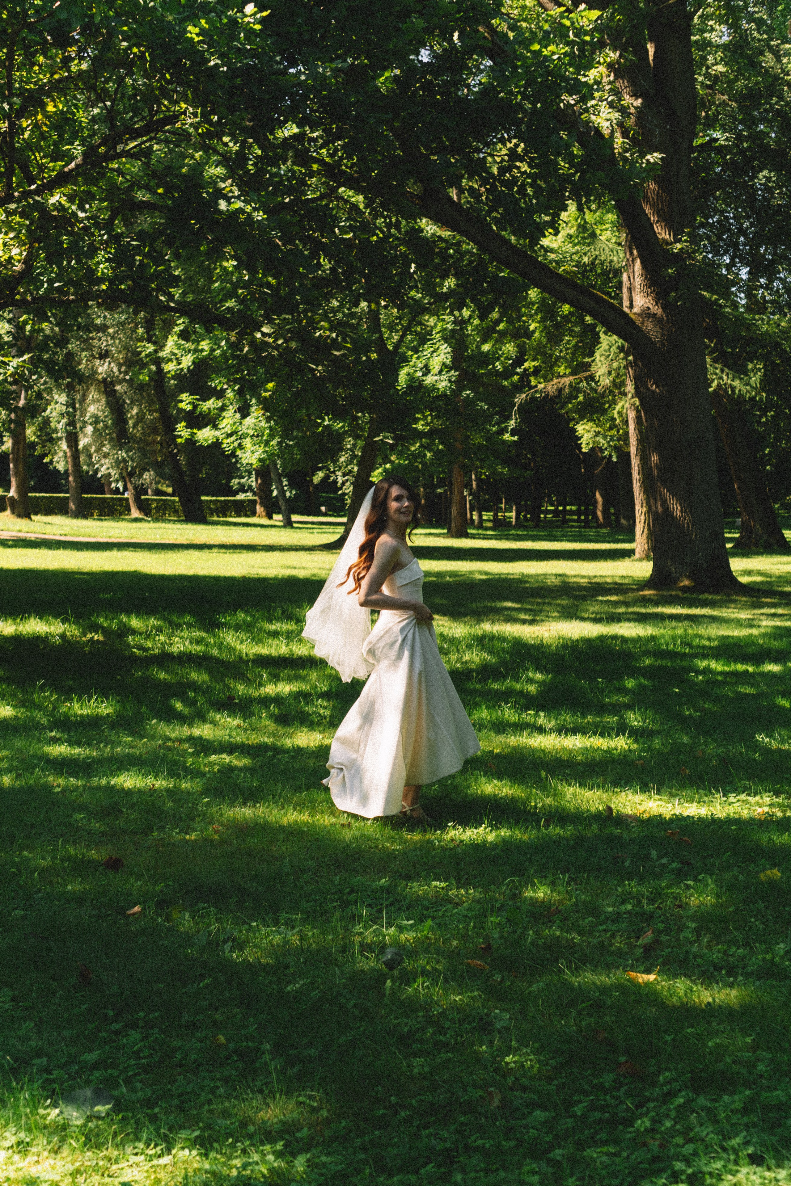 СВАДЕБНАЯ СЬЕМКА В ПЕТЕРГОФЕ И СЬЕМКА РЕПОРТАЖА В ЗАГСЕ ПЕТЕРГОФА. Профессиональный фотограф, Санкт-Петербург — Виктория Богомолова
