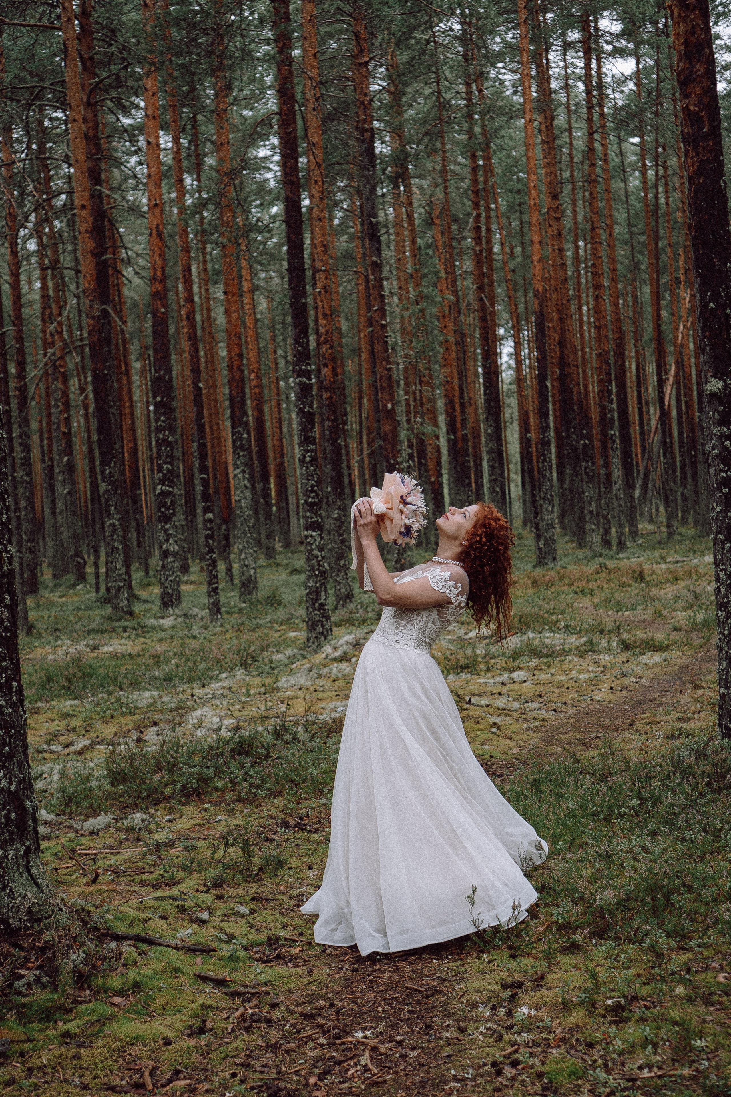 СВАДЕБНАЯ ФОТОСЕССИИЯ ПАРЫ В ГОРОДЕ ПРИОЗЕРСК В СОСНОВОМ ЛЕСУ И С ПИКАПОМ. Профессиональный фотограф, Санкт-Петербург — Виктория Богомолова