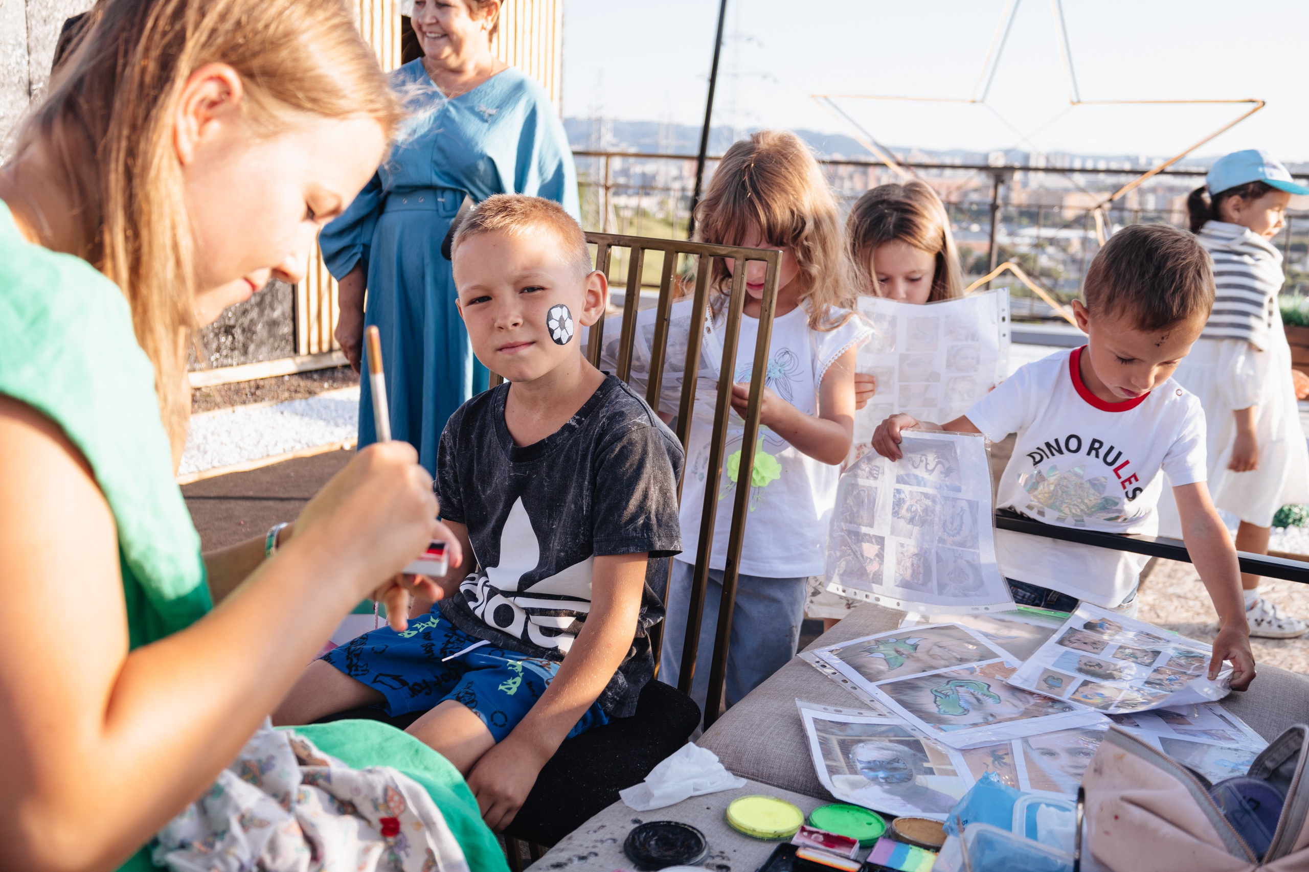 На крыше. Красноярск. День рождения Леи. Фотограф Ирина Колесникова