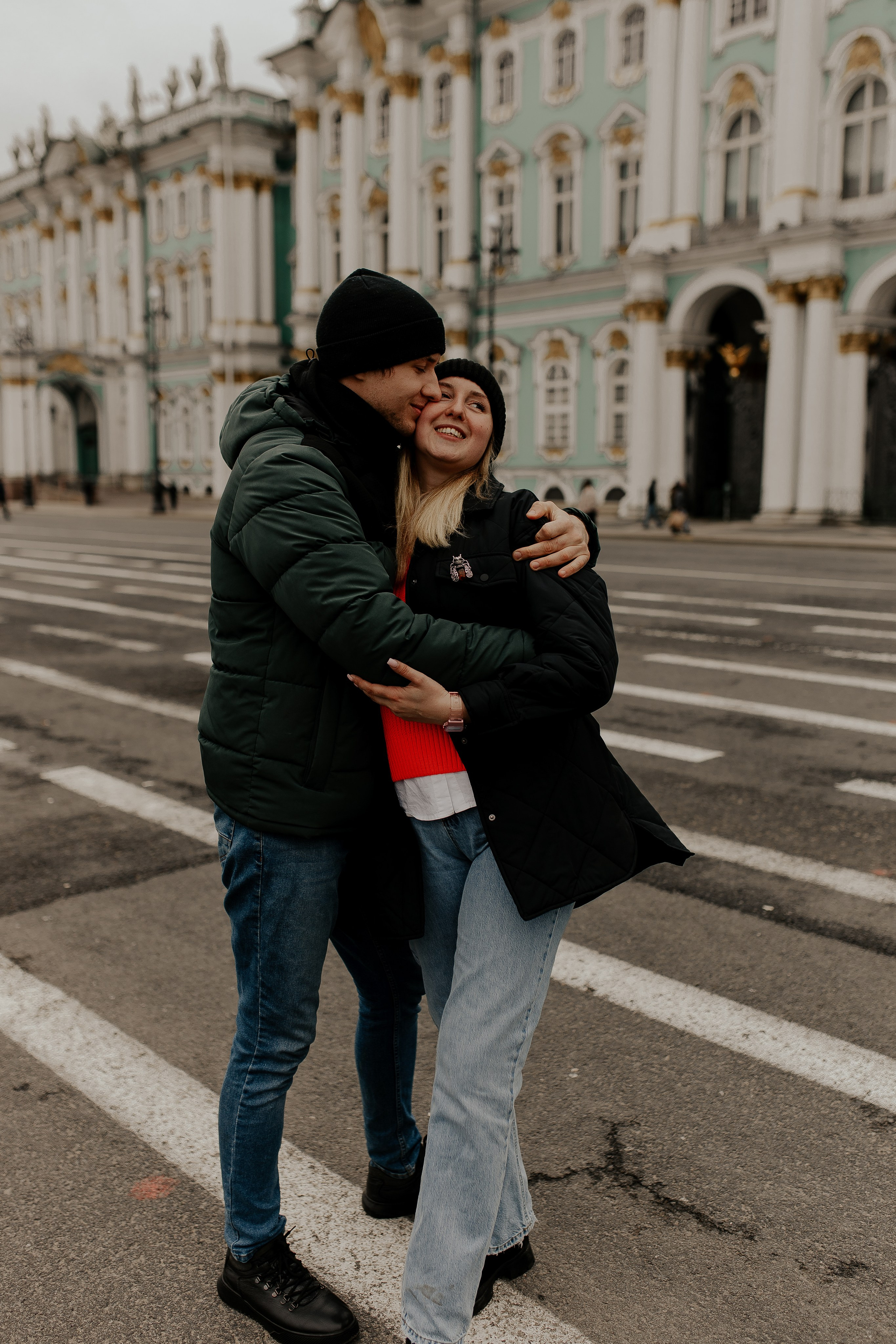 Поцелуй у Эрмитажа. Фотограф в Санкт-Петербурге Лиза Семченкова