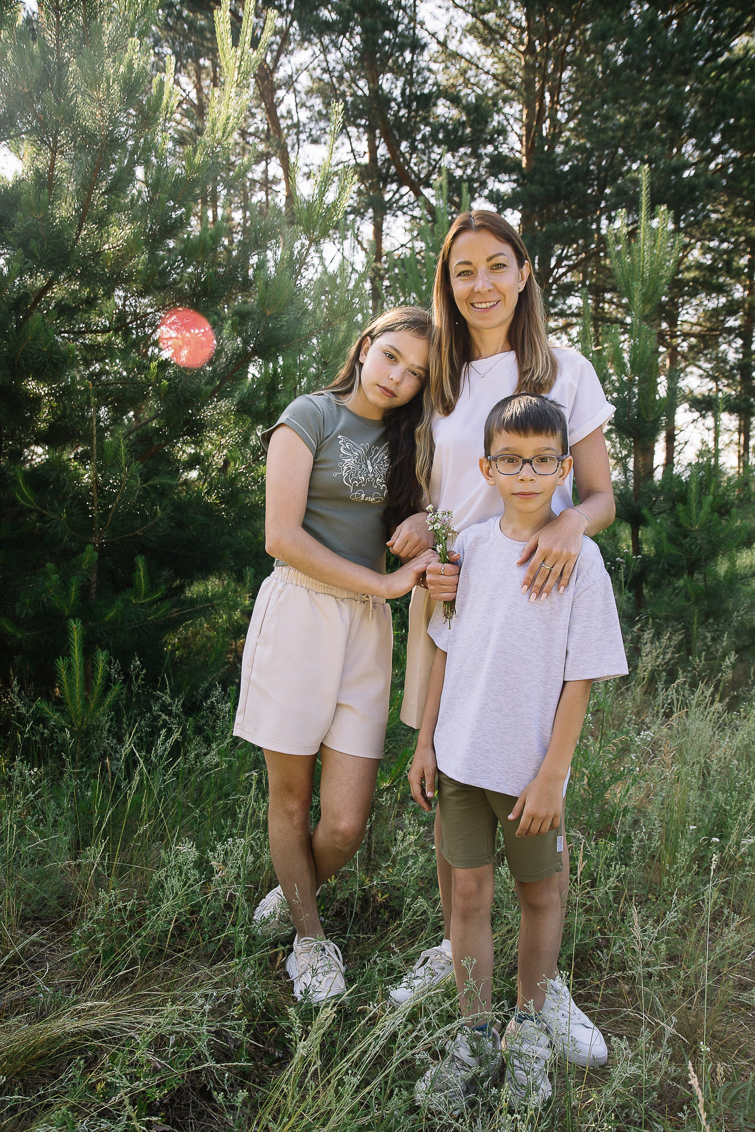 Семейное утро в сосновом лесу. Семейный фотограф в Томске Максимова Екатерина