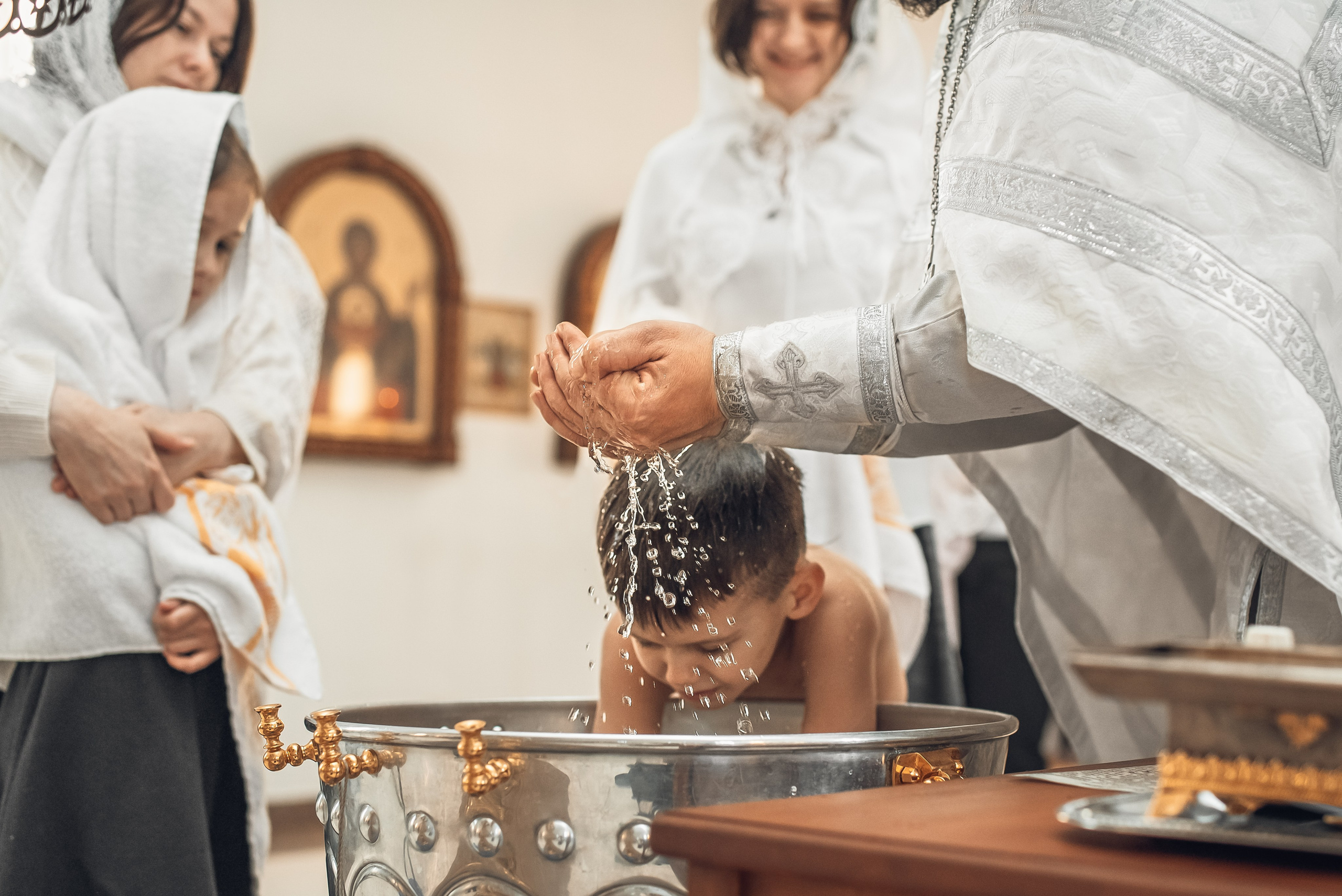 Крещение в храме Благовещения Пресвятой Богородицы. Церковный фотограф на Таинство Крещения и Венчания в Оренбурге и Оренбургской области Екатерина Белкина