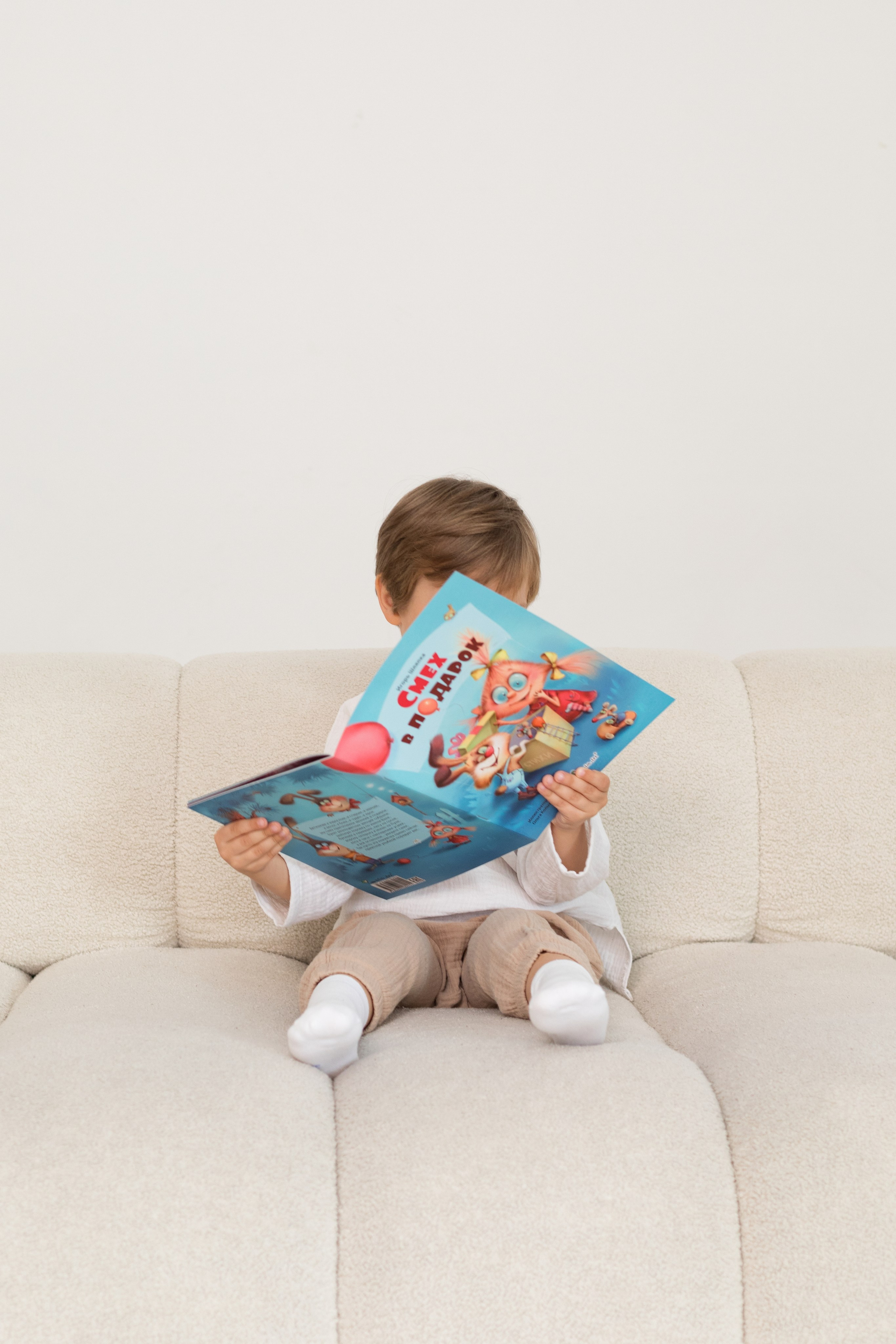 Студийная съемка контента для детского книжного издательства. Детский и контент фотограф Надя Волкова Санкт-Петербург