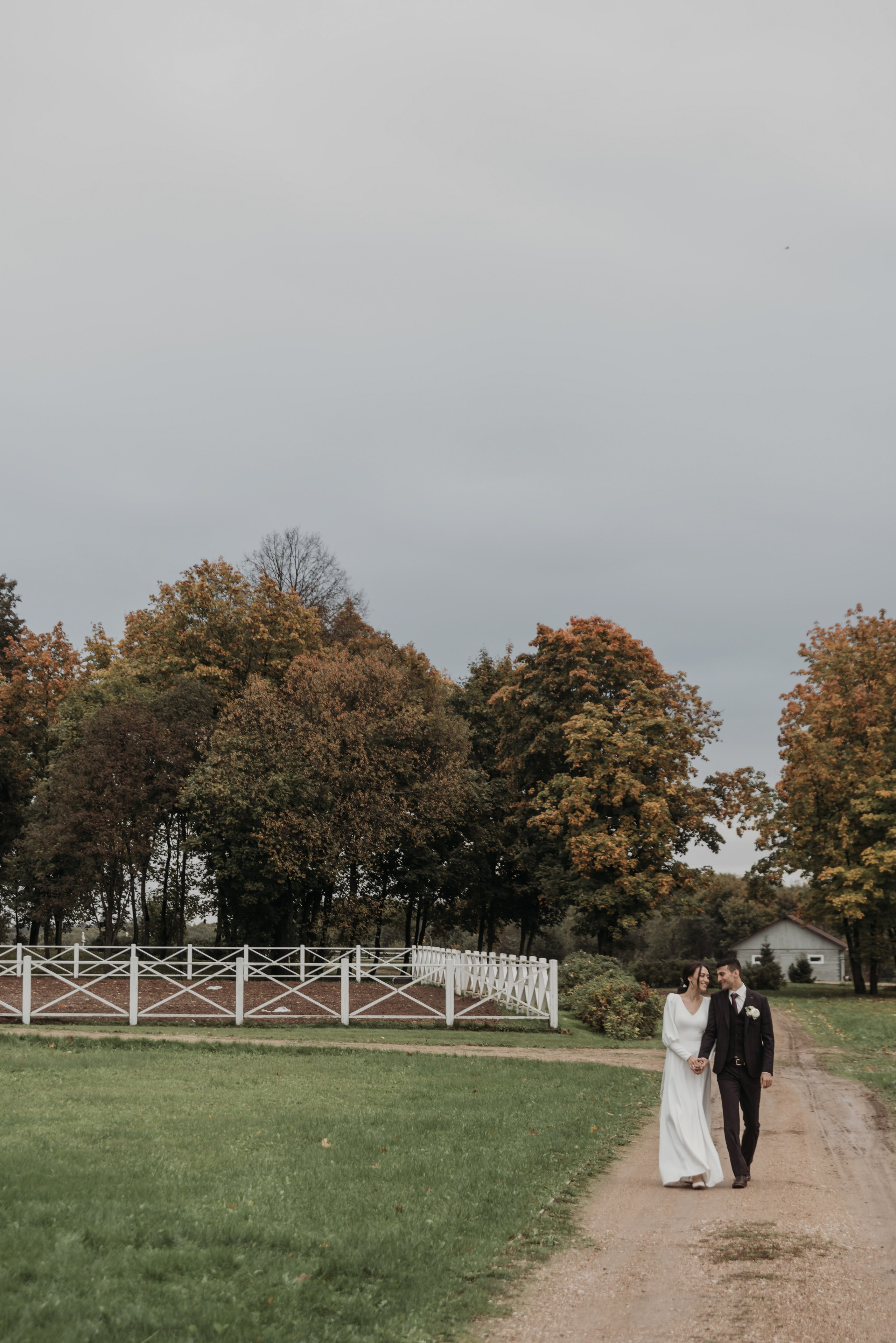Свадебная фотосессия в Твери в красивой локации в замке в Московской области. Свадебный фотограф в Твери, Москве и Санкт-Петербурге Денисова Екатерина