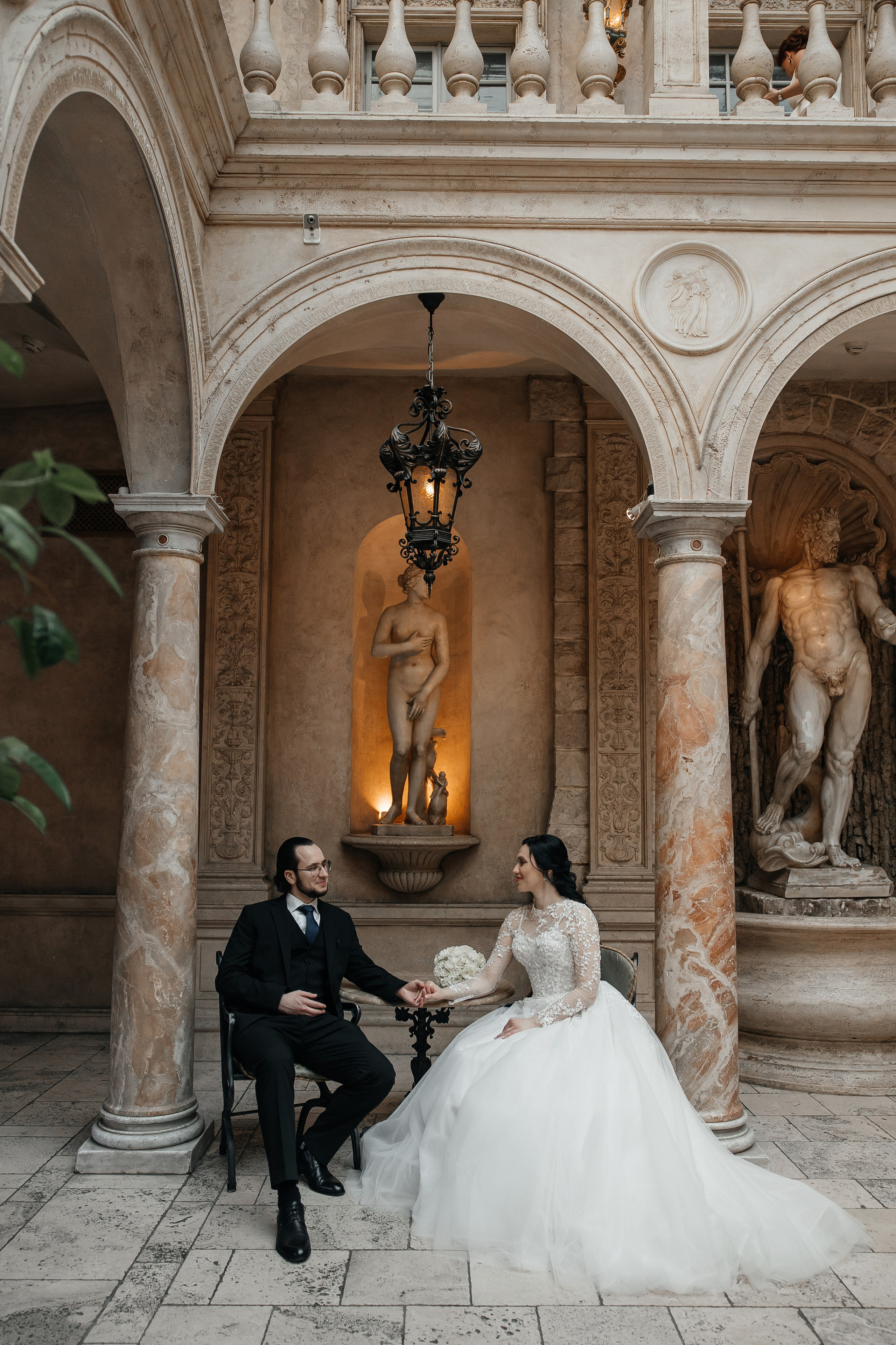 Свадебная фотосессия в ресторане Турандот. Свадебный фотограф в Москве Дарья Олендарёва